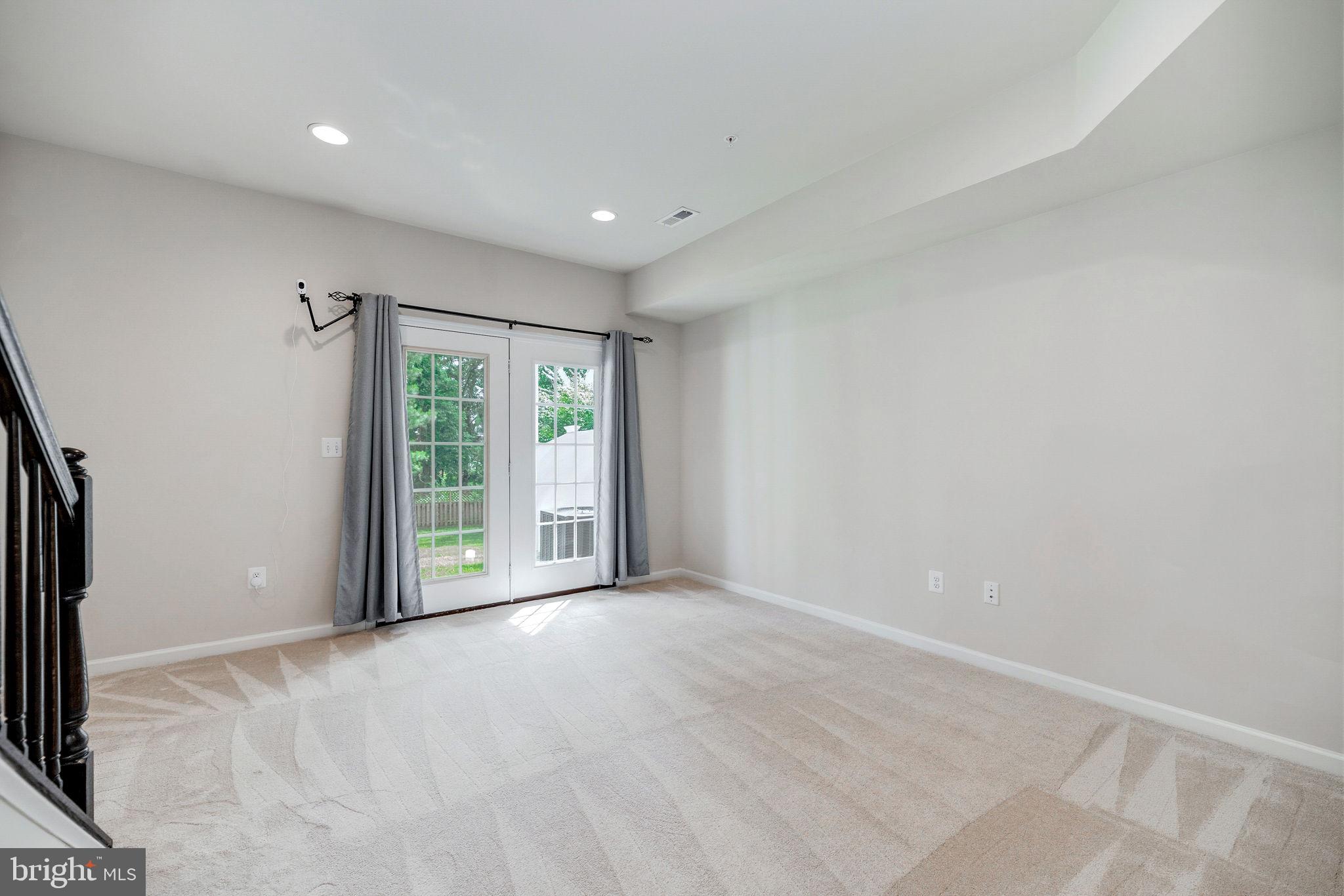 SEVERN HOLLOW - Residential