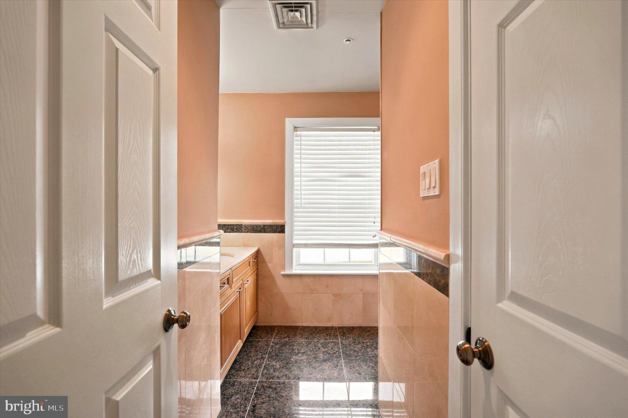 BRENTWOOD MANOR - Residential