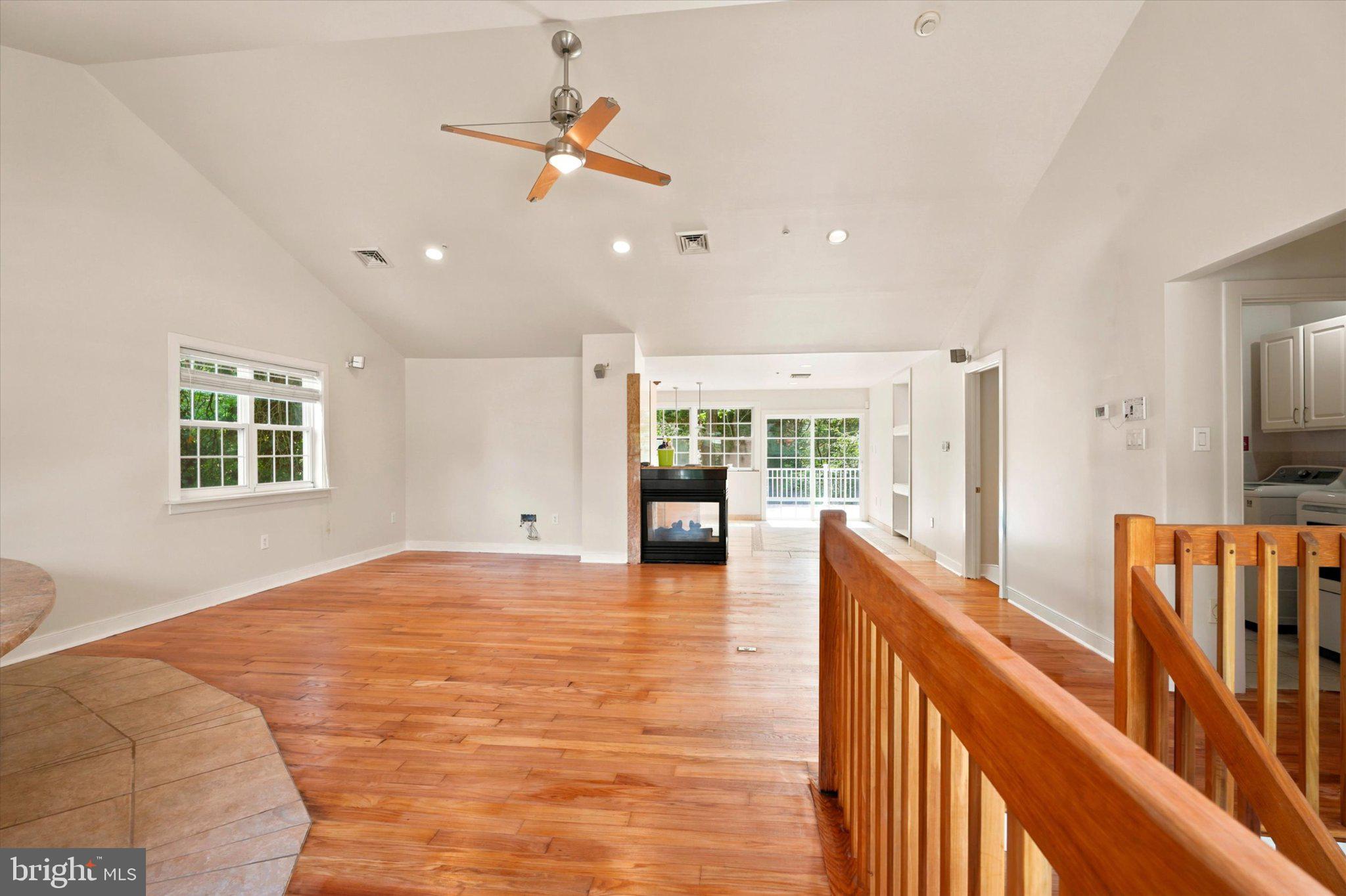 BRENTWOOD MANOR - Residential