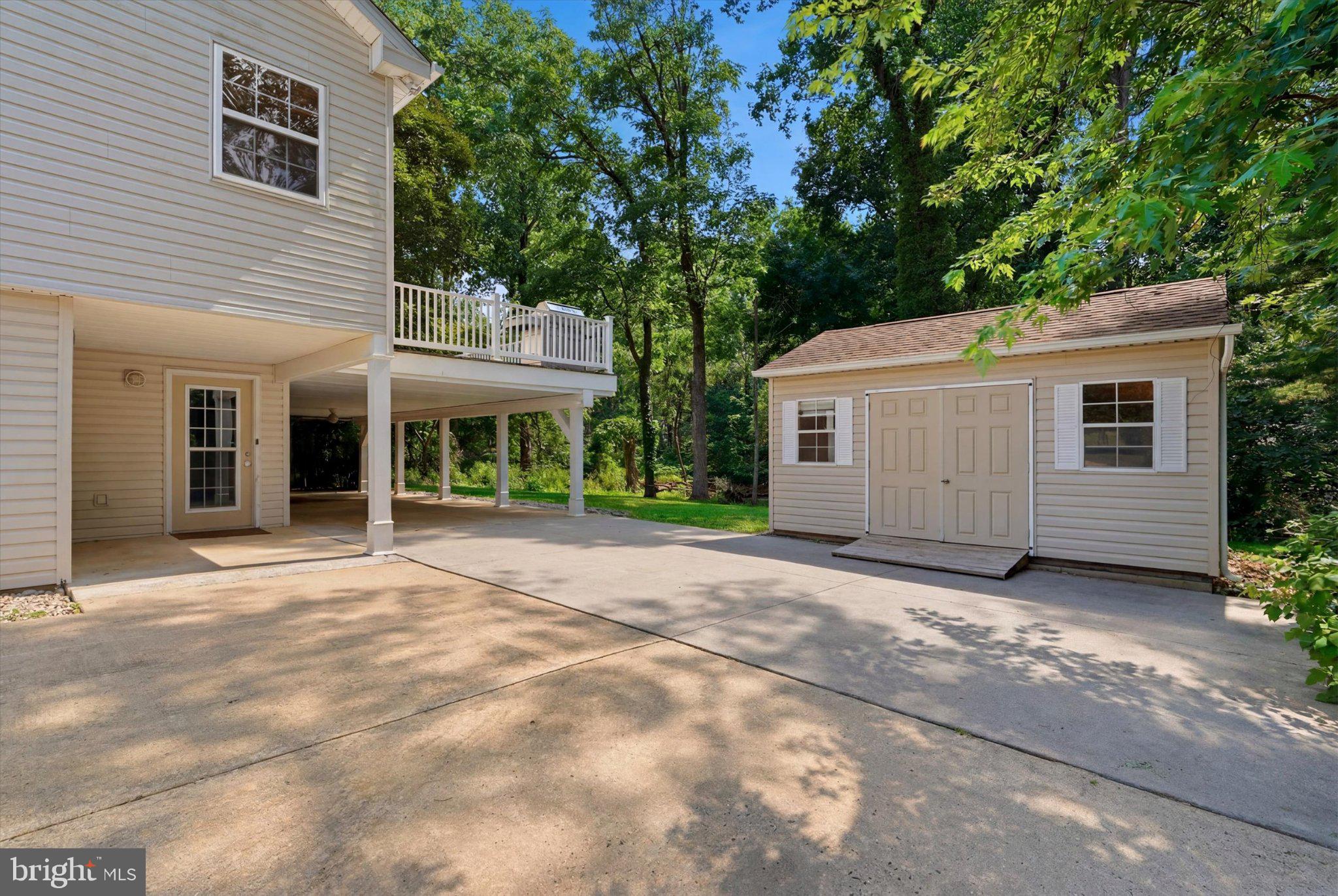 BRENTWOOD MANOR - Residential