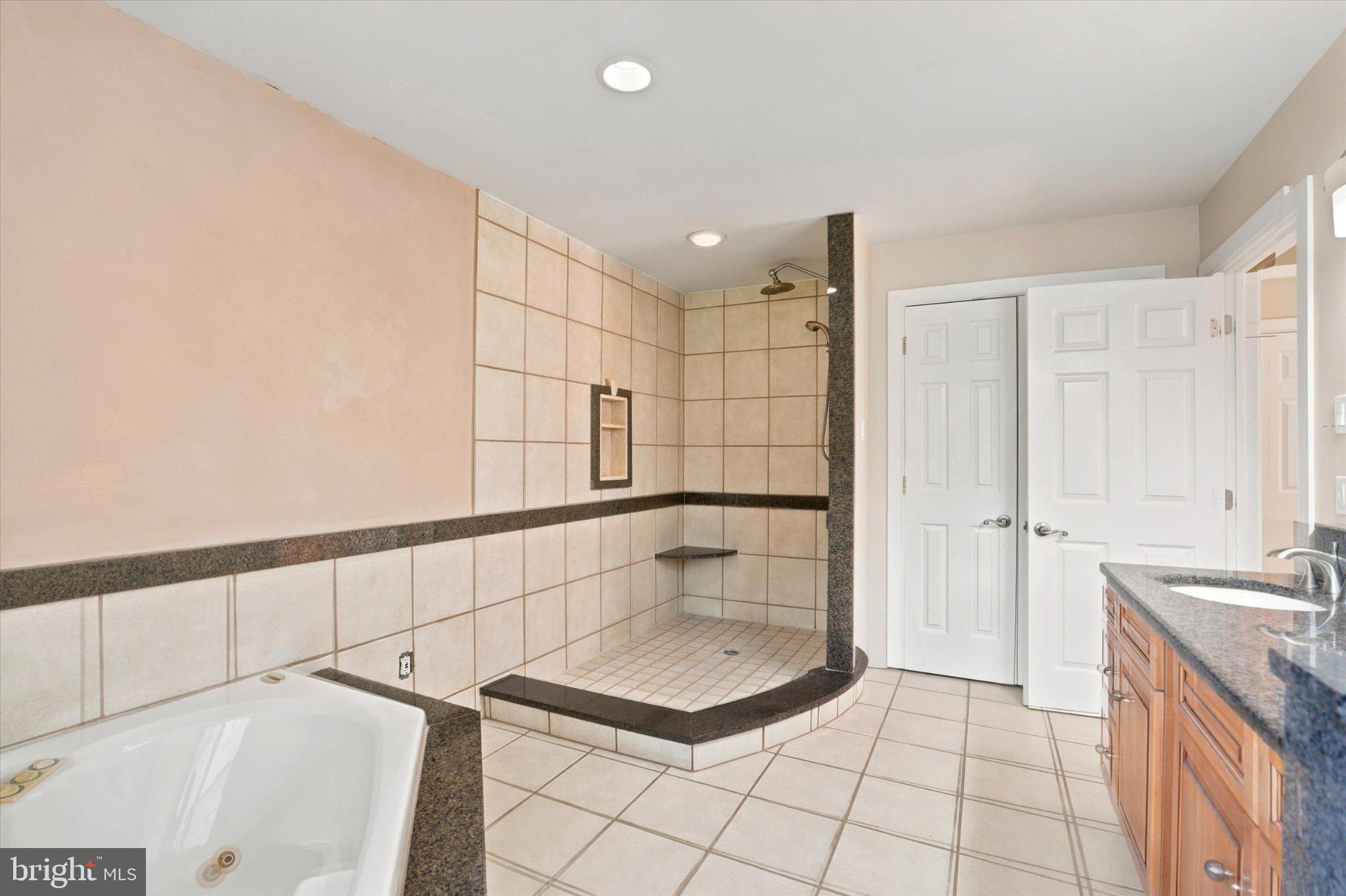 BRENTWOOD MANOR - Residential