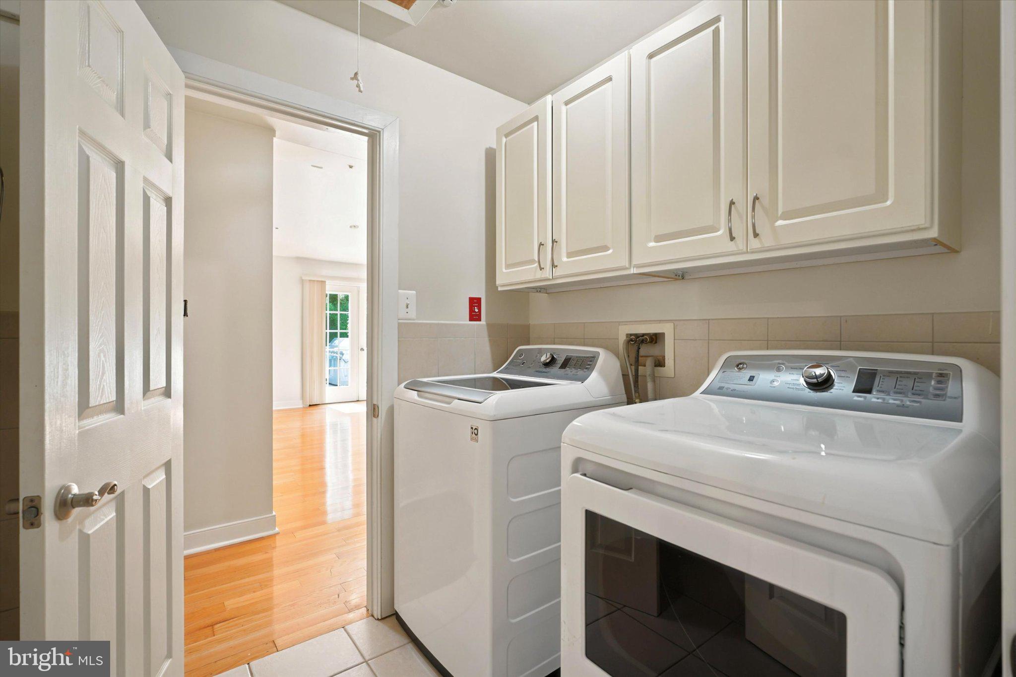 BRENTWOOD MANOR - Residential
