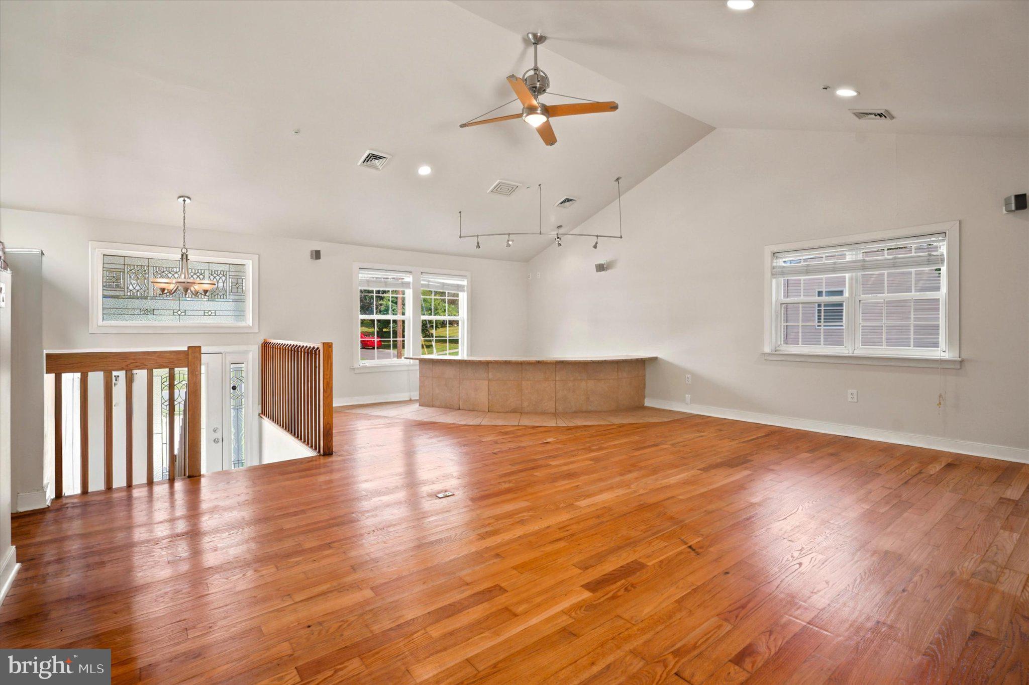 BRENTWOOD MANOR - Residential