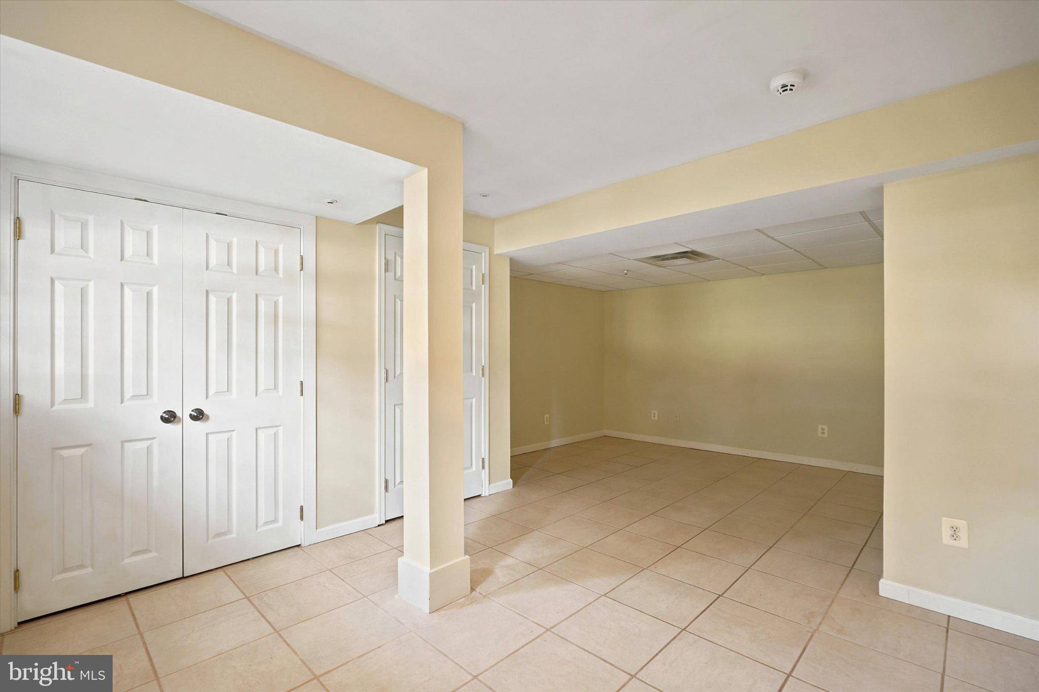 BRENTWOOD MANOR - Residential
