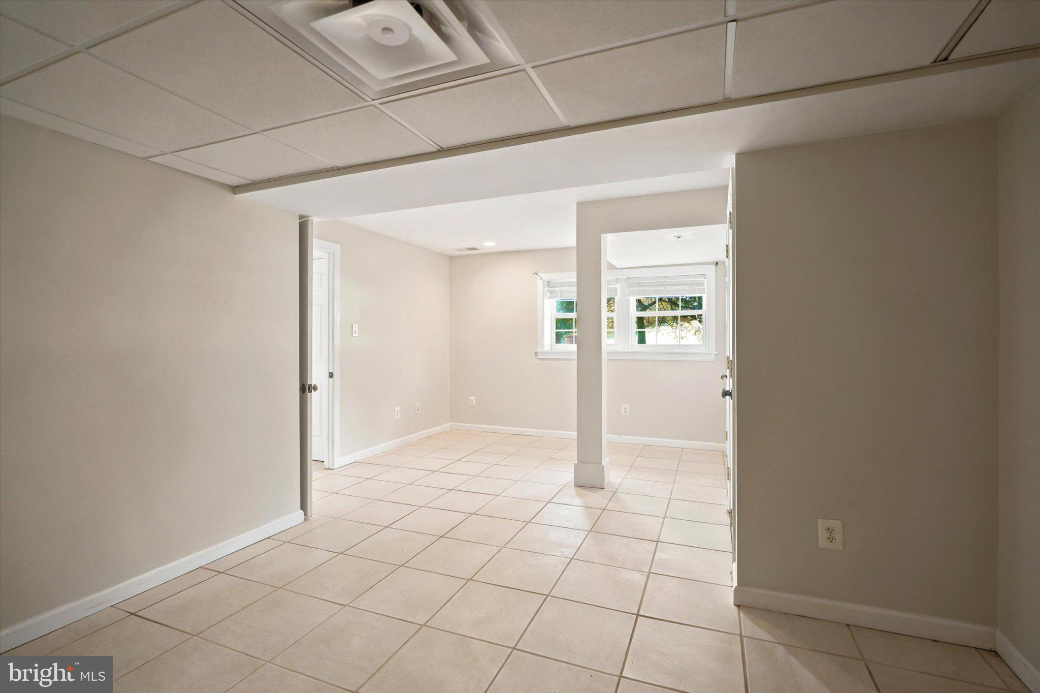 BRENTWOOD MANOR - Residential