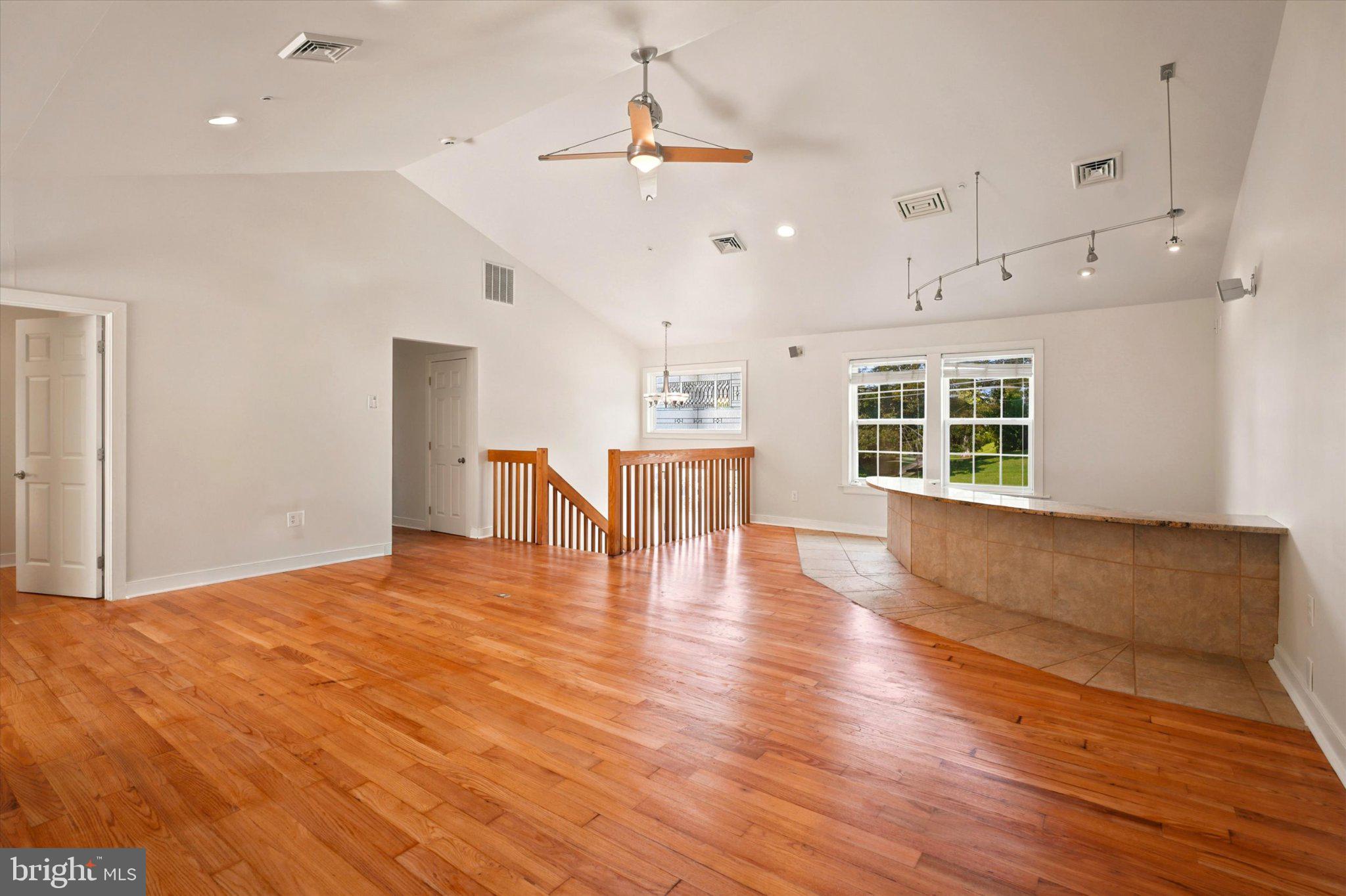 BRENTWOOD MANOR - Residential