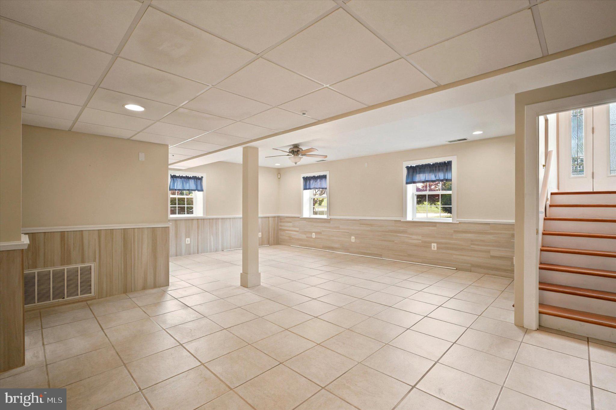 BRENTWOOD MANOR - Residential