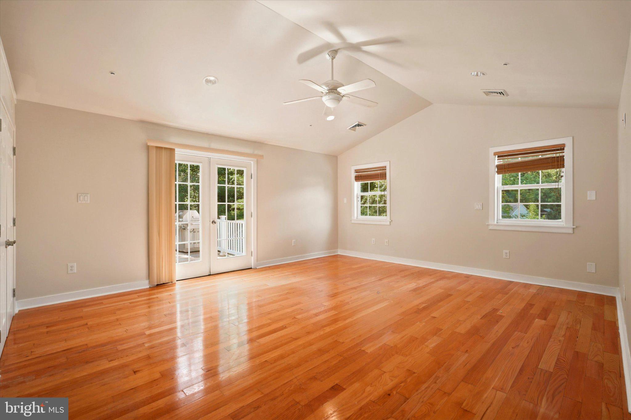 BRENTWOOD MANOR - Residential
