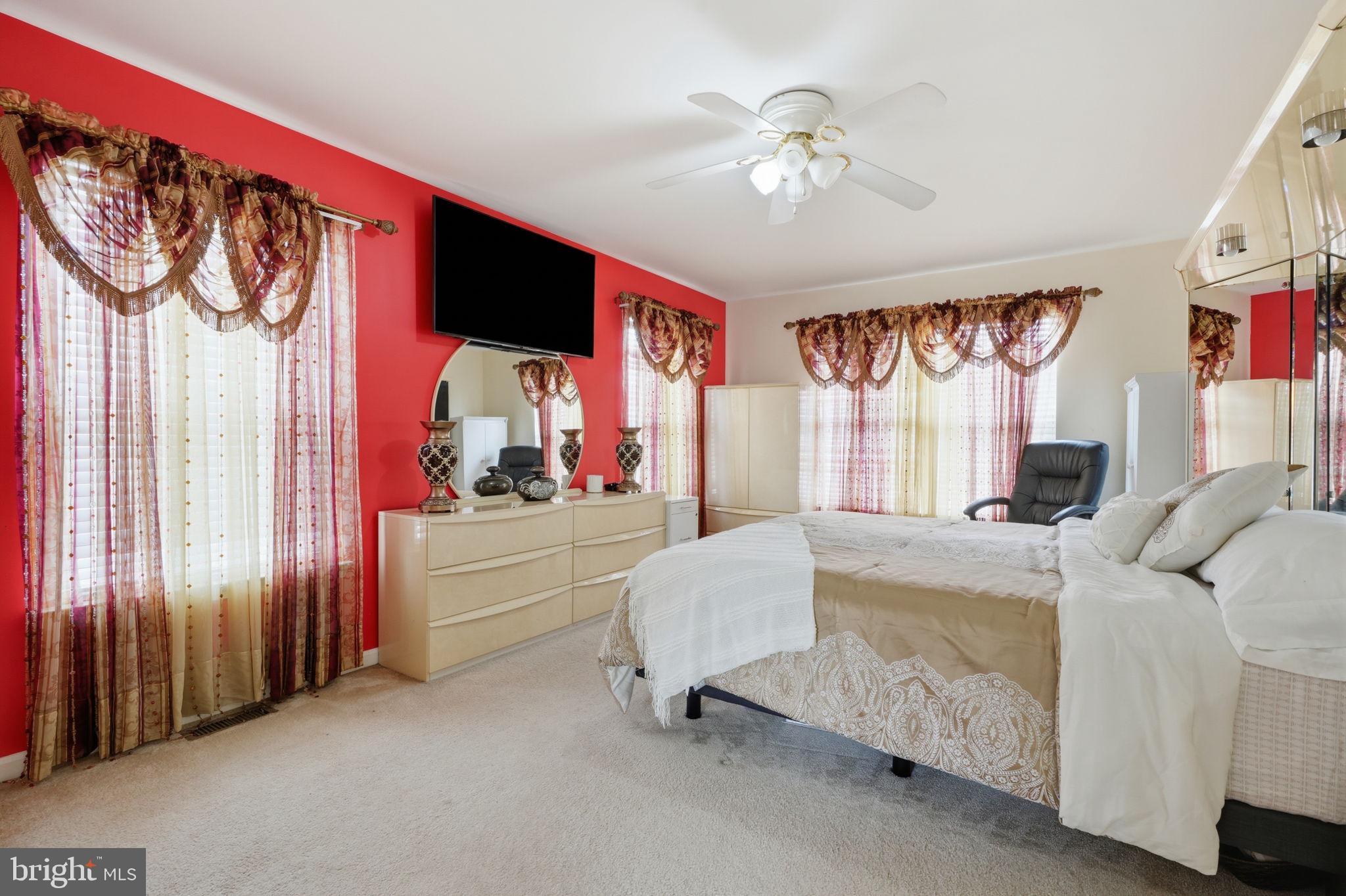 MAPLE SHADE - Residential