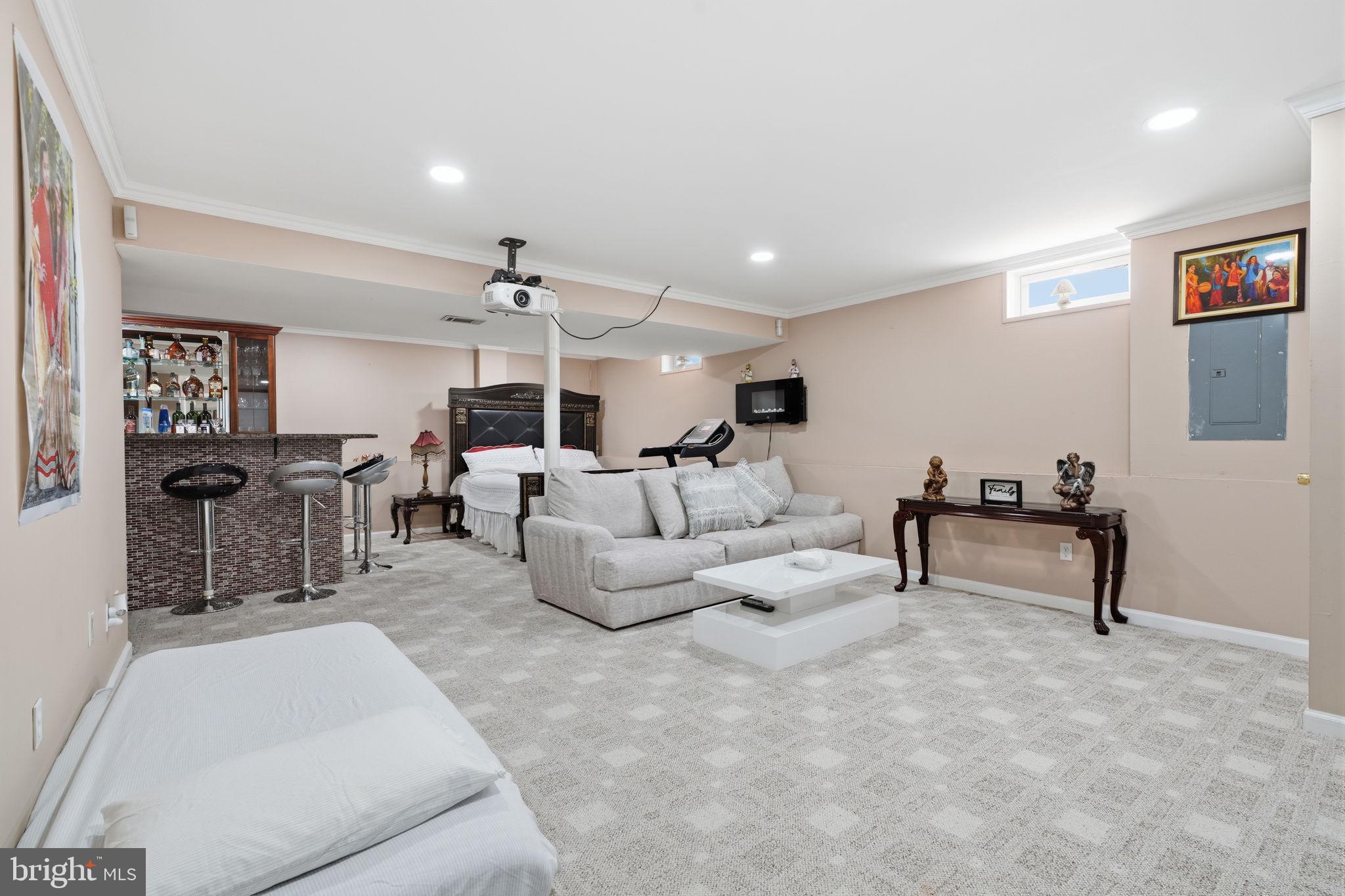 MAPLE SHADE - Residential