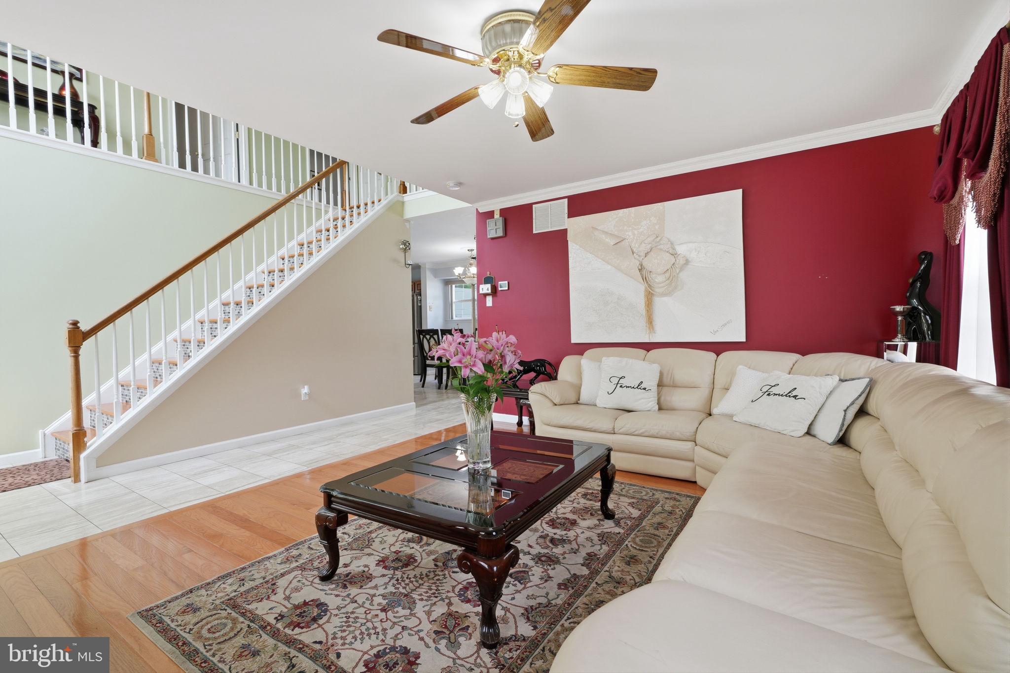 MAPLE SHADE - Residential