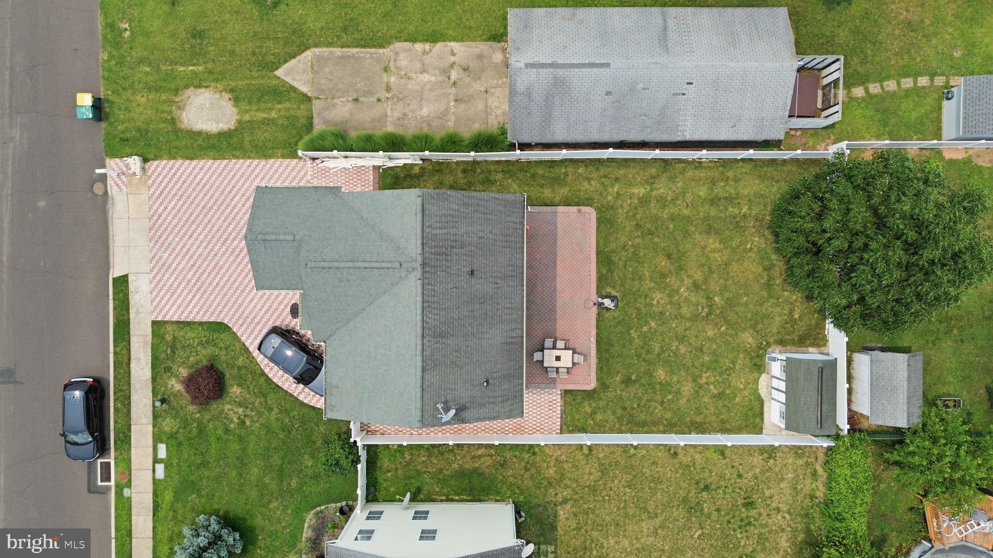 MAPLE SHADE - Residential