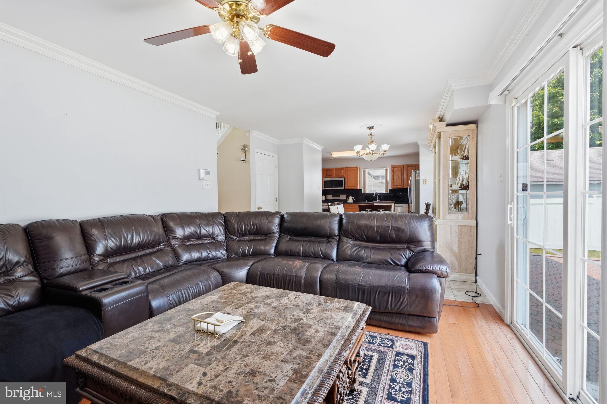 MAPLE SHADE - Residential