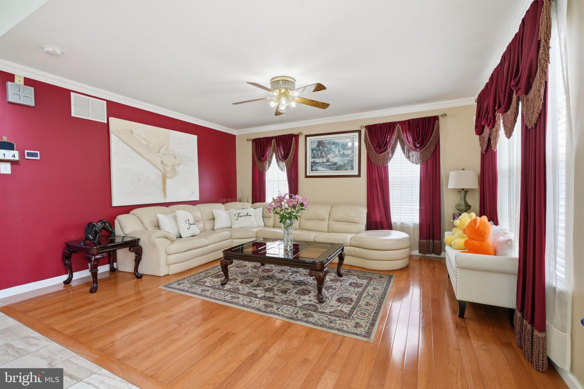 MAPLE SHADE - Residential