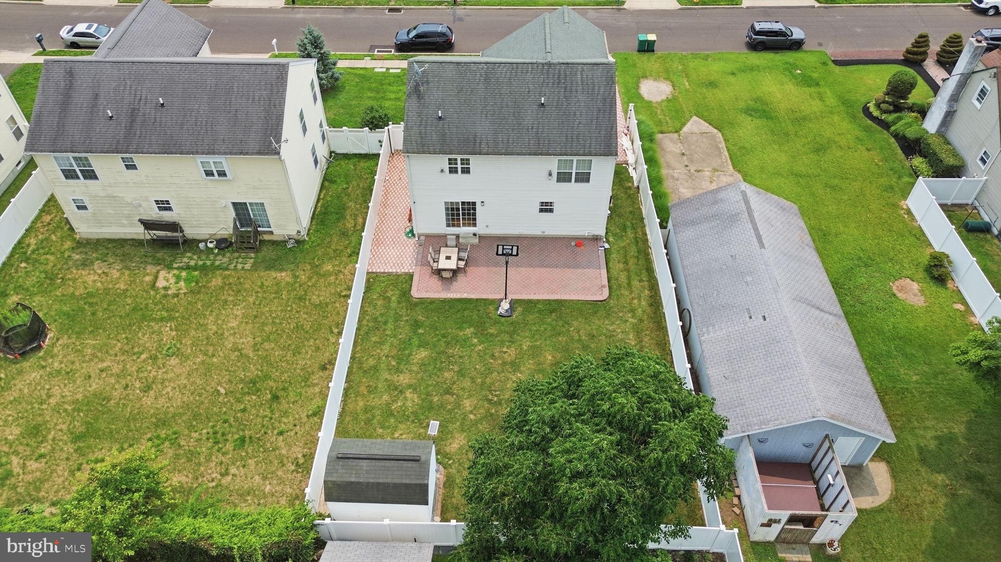 MAPLE SHADE - Residential
