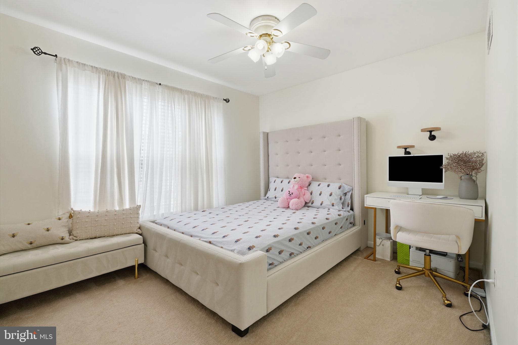 MAPLE SHADE - Residential