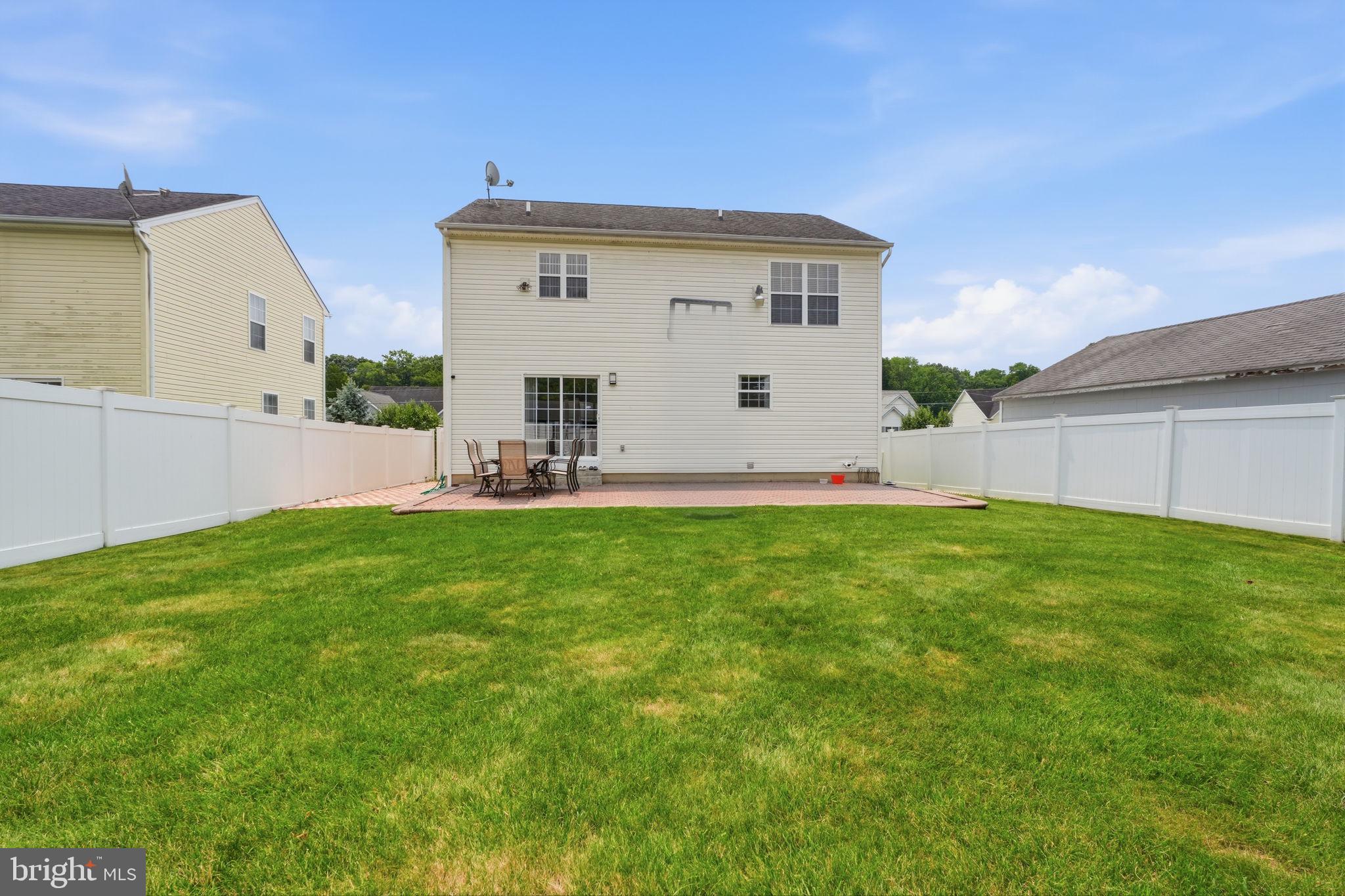 MAPLE SHADE - Residential