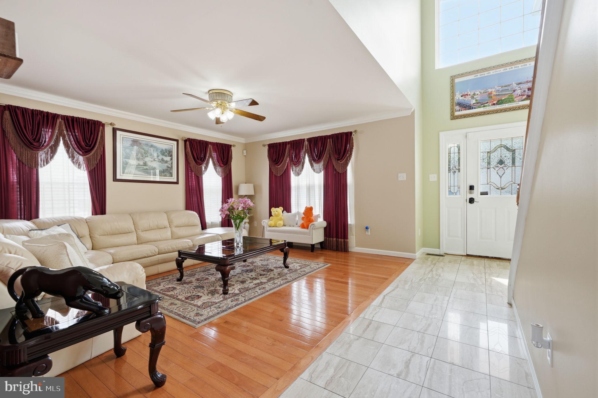 MAPLE SHADE - Residential