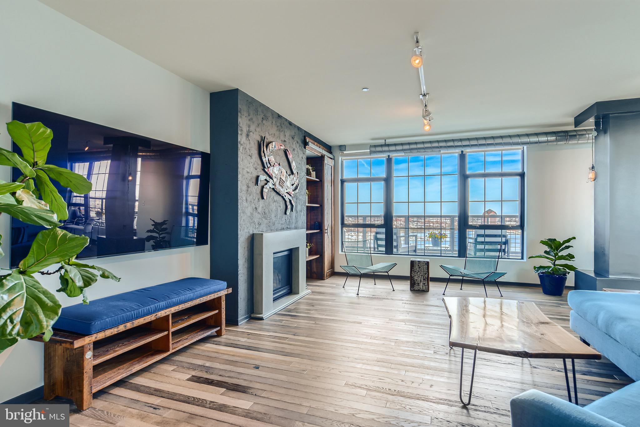 LOCUST POINT - Residential
