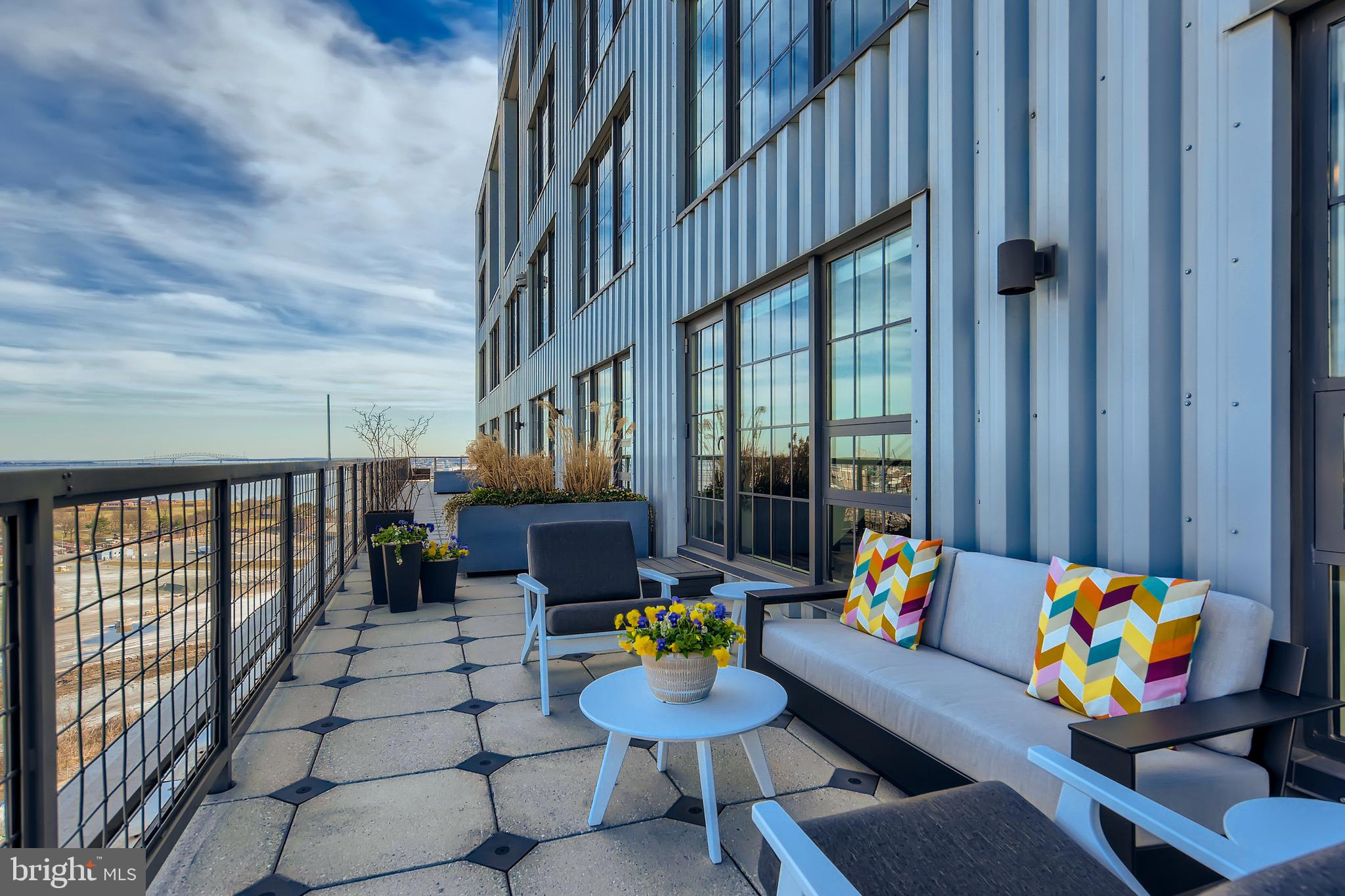LOCUST POINT - Residential