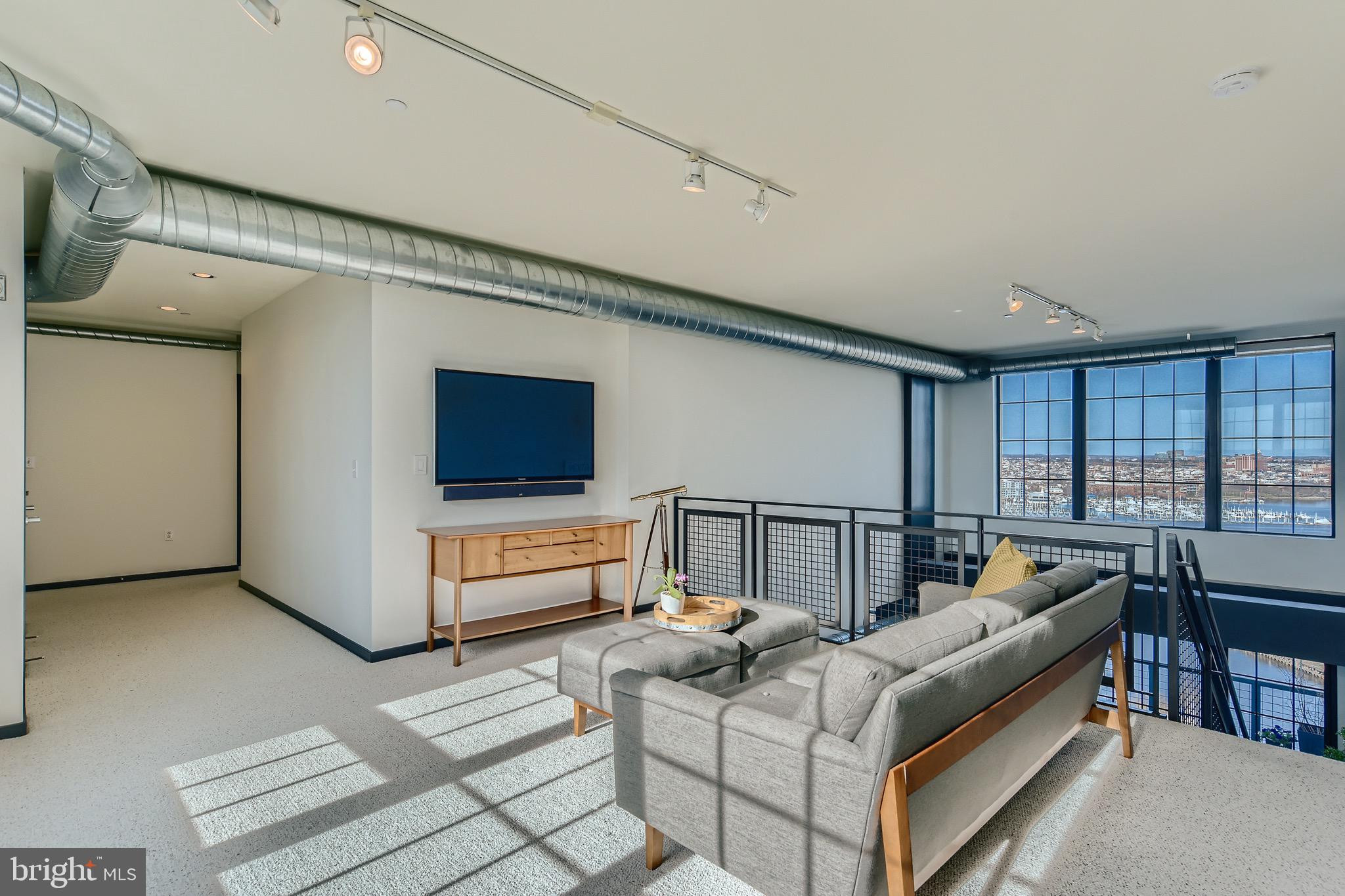 LOCUST POINT - Residential