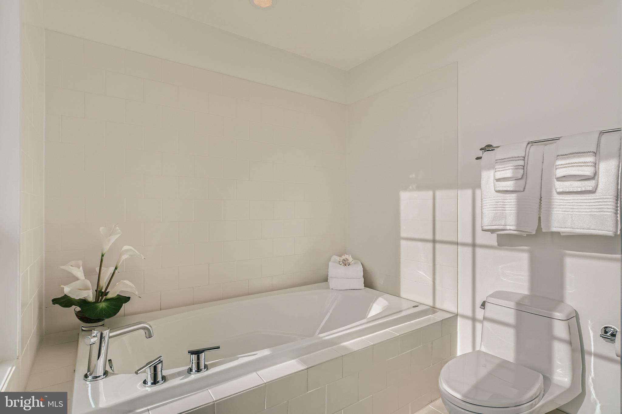 LOCUST POINT - Residential