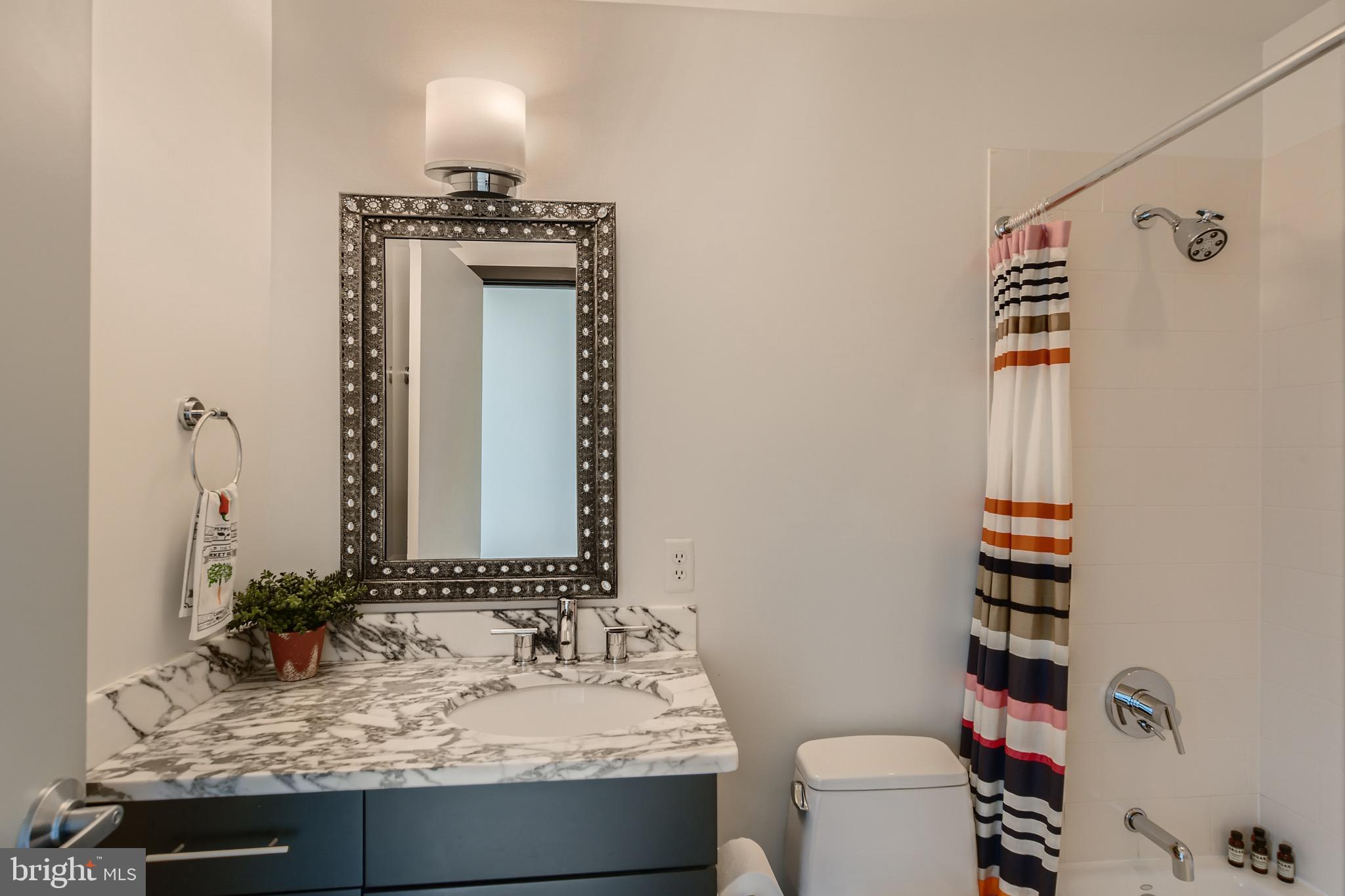 LOCUST POINT - Residential