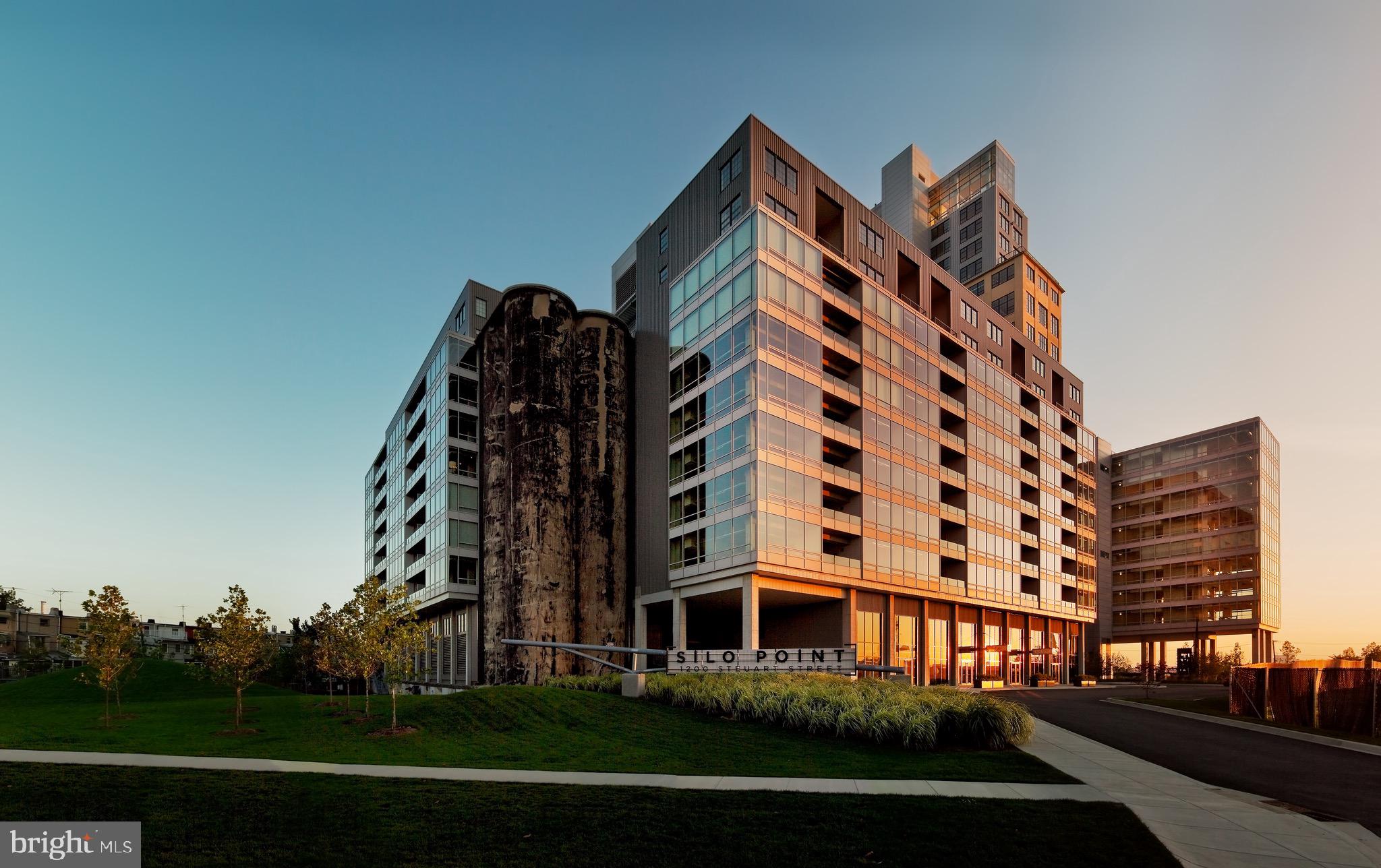 LOCUST POINT - Residential