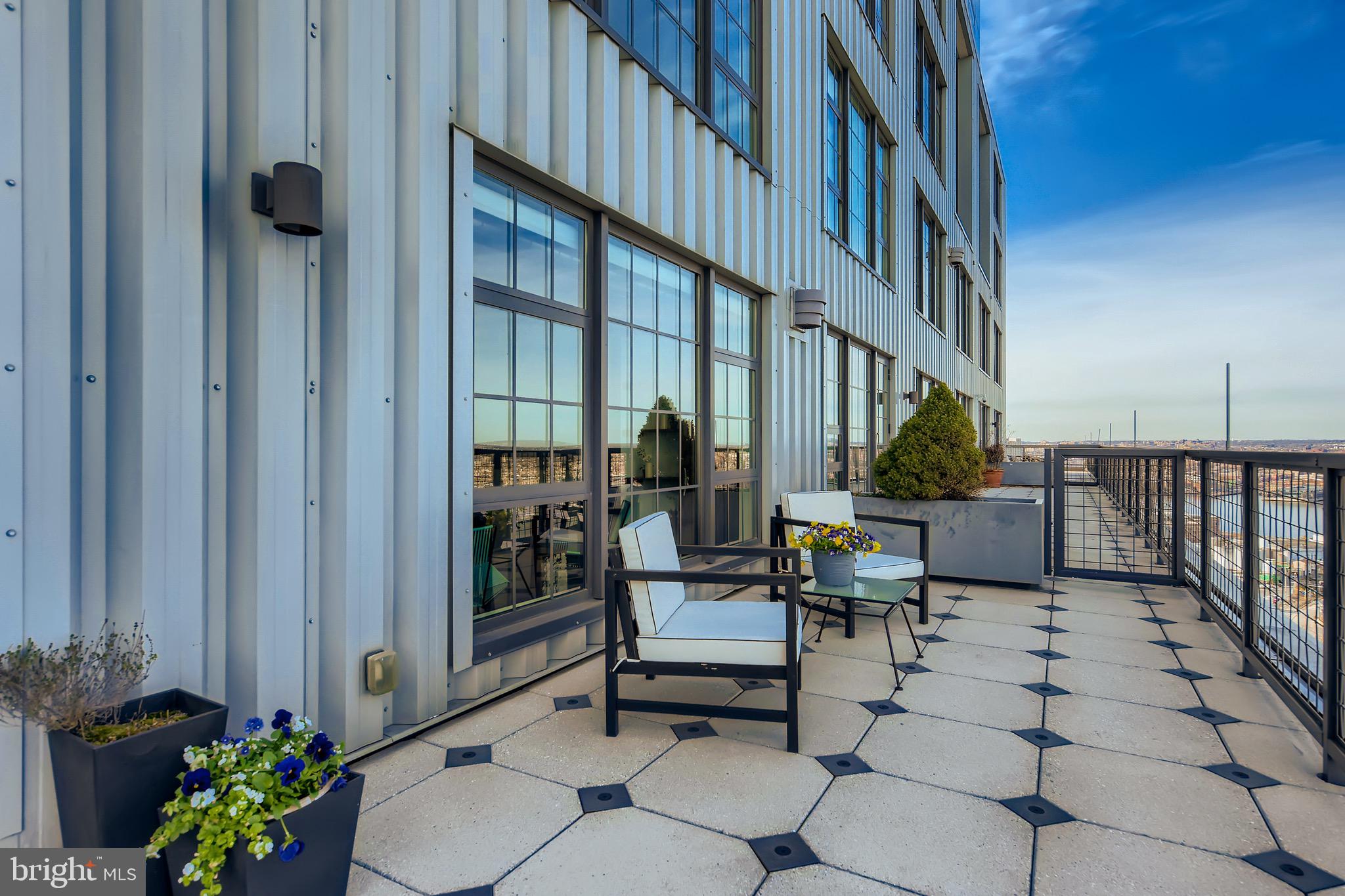 LOCUST POINT - Residential