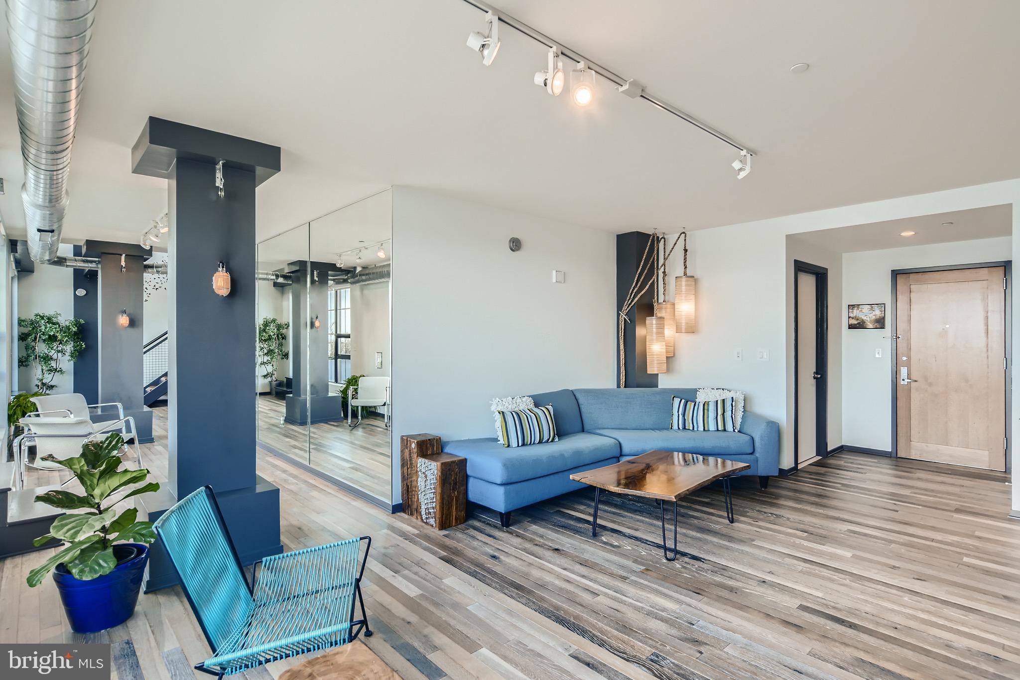 LOCUST POINT - Residential