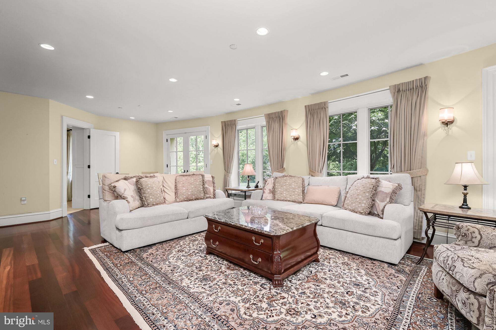 MERRY GO ROUND FARM - Residential