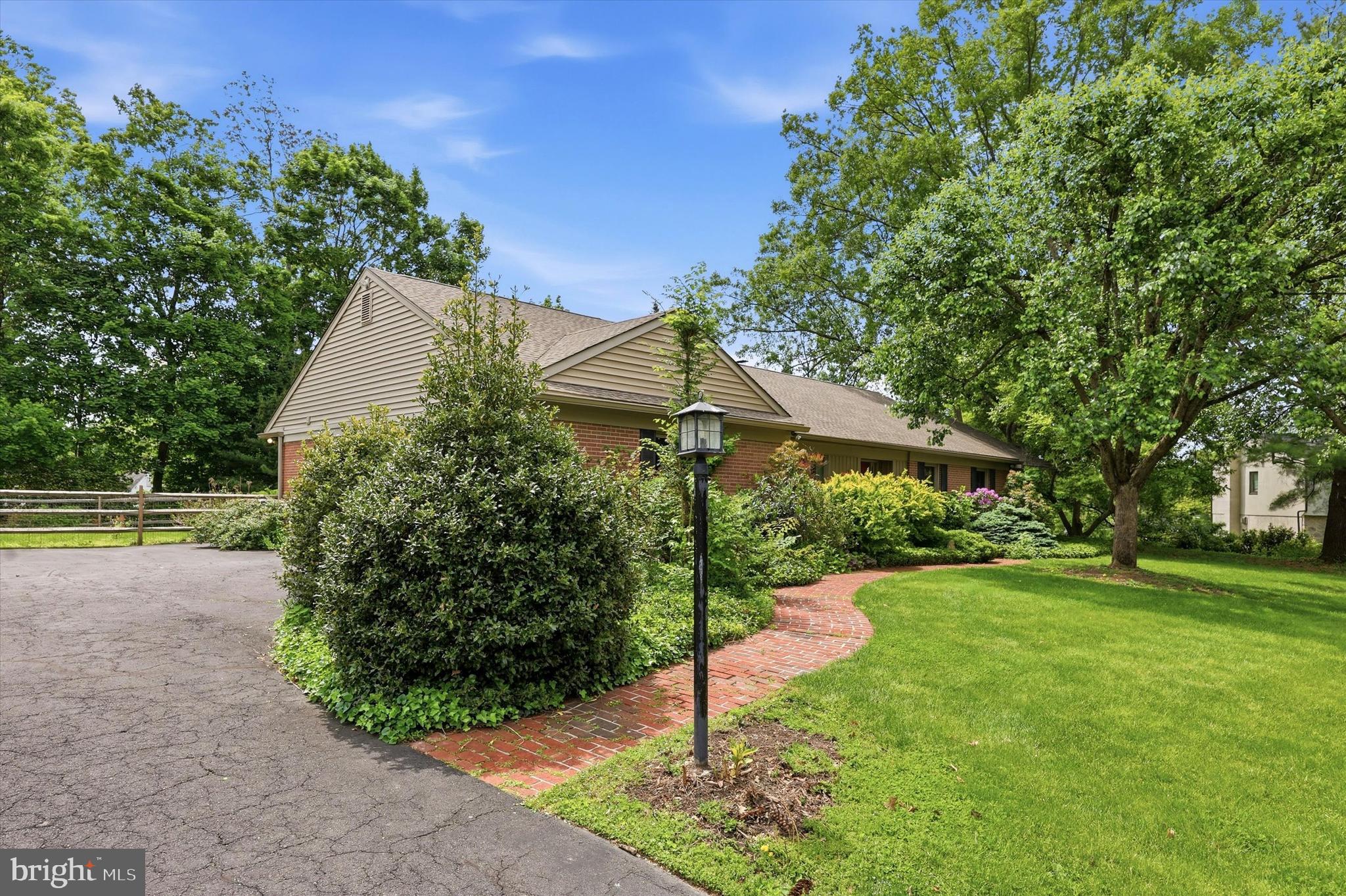HUNTINGDON VALLEY - Residential