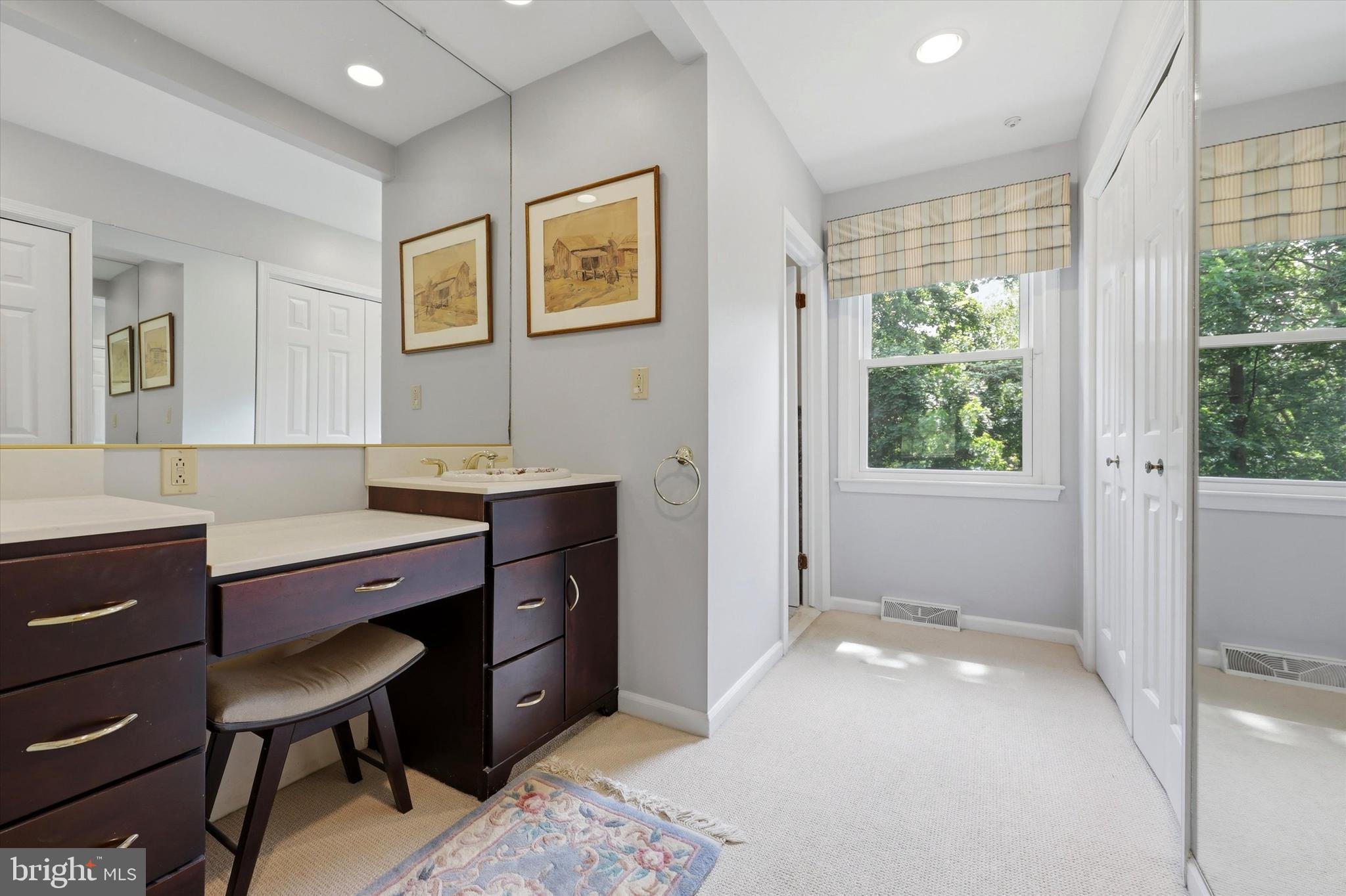 HUNTINGDON VALLEY - Residential