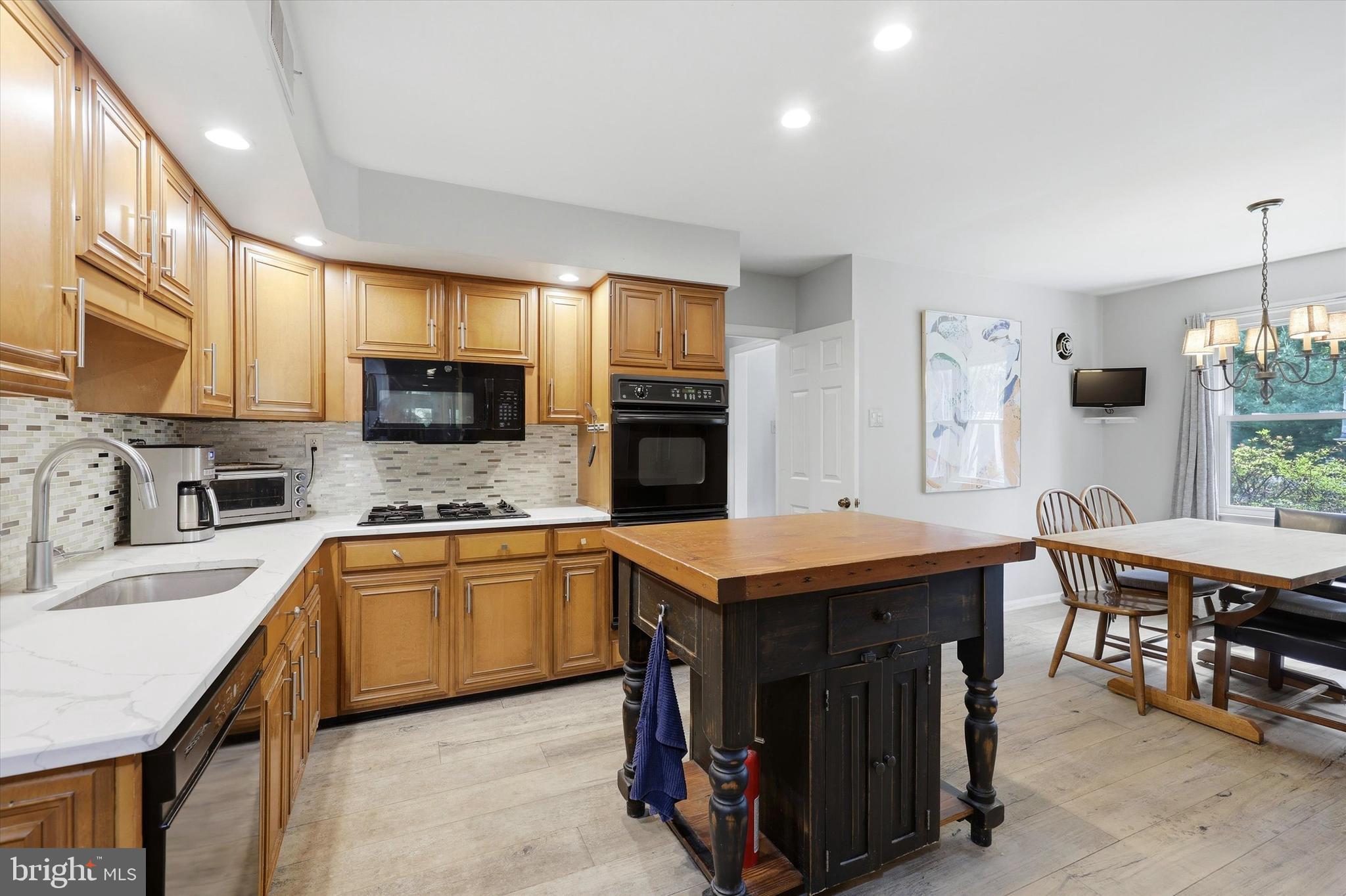 HUNTINGDON VALLEY - Residential