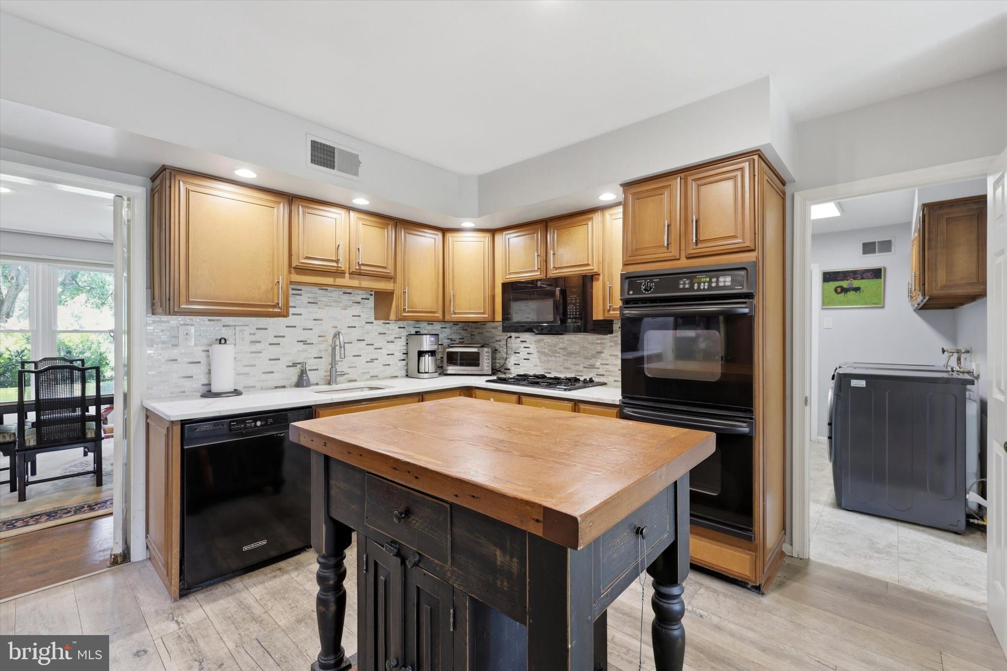 HUNTINGDON VALLEY - Residential