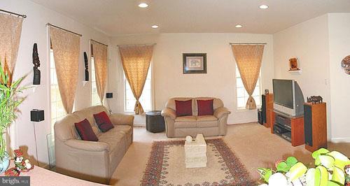 GREENWAY VILLAGE - Residential Lease
