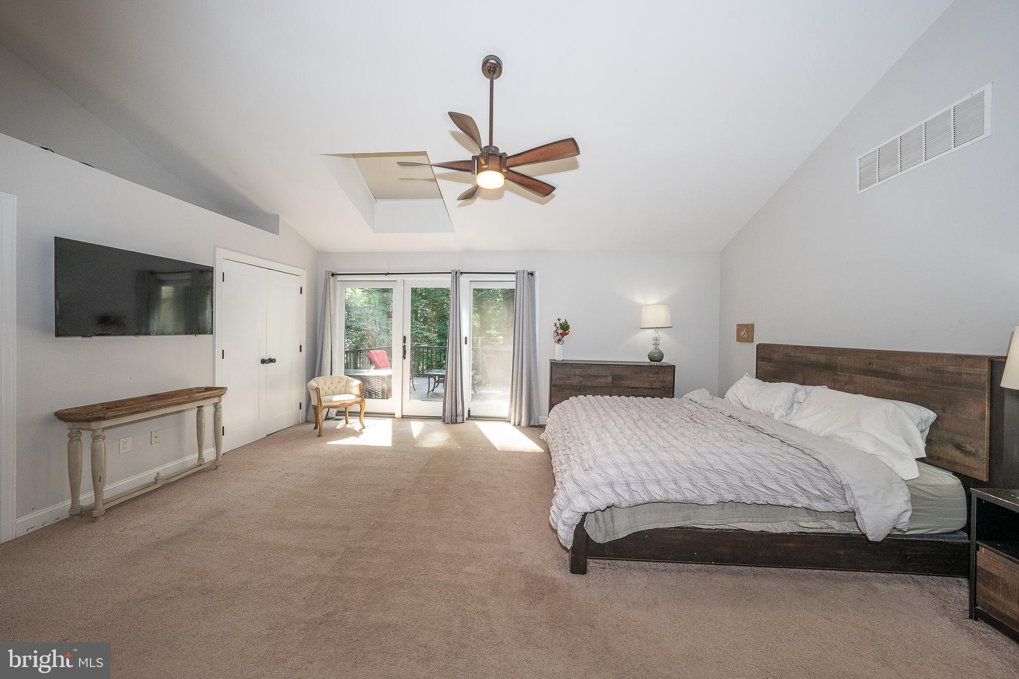 MEADOW BROOK - Residential