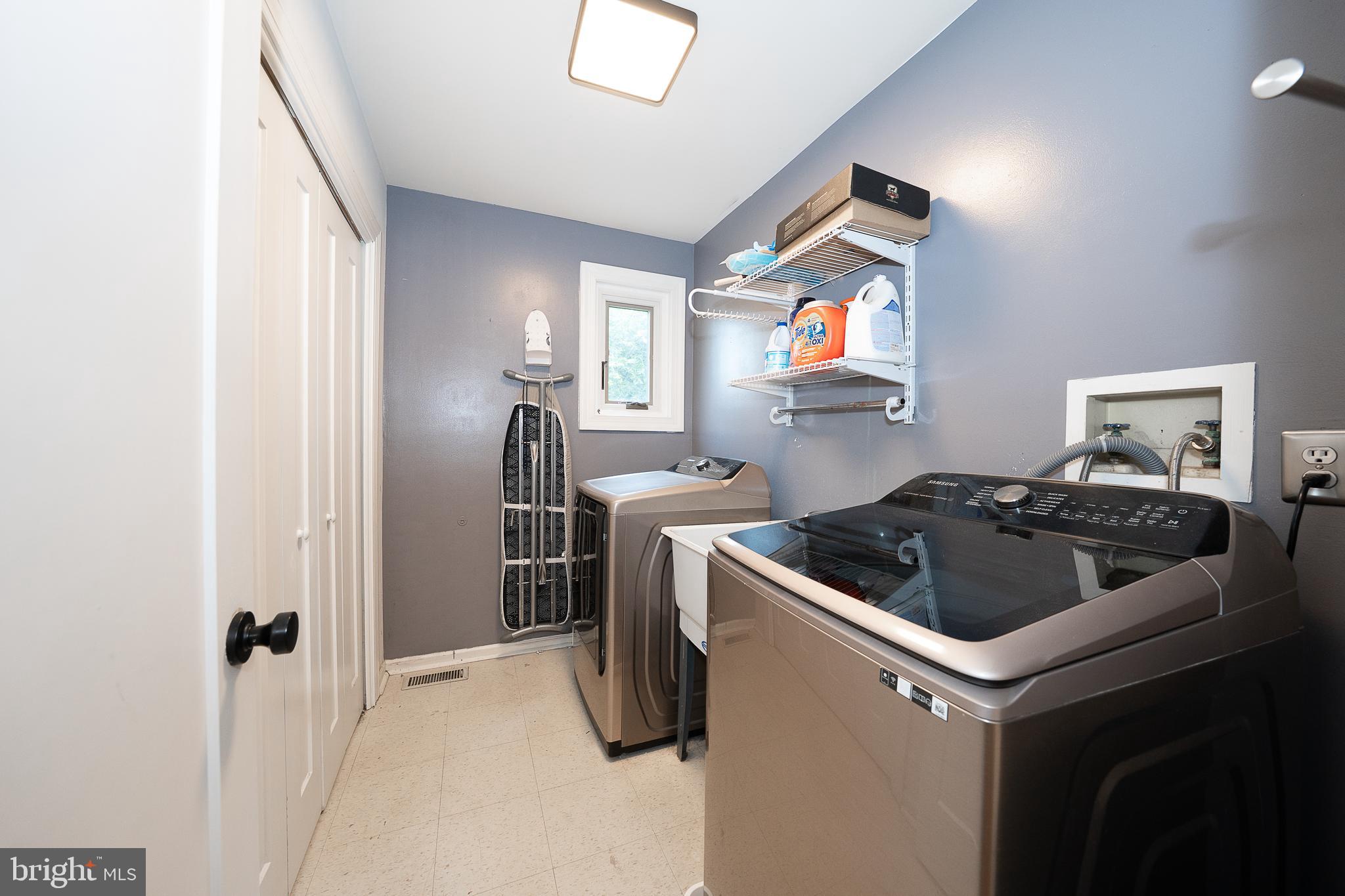 MEADOW BROOK - Residential