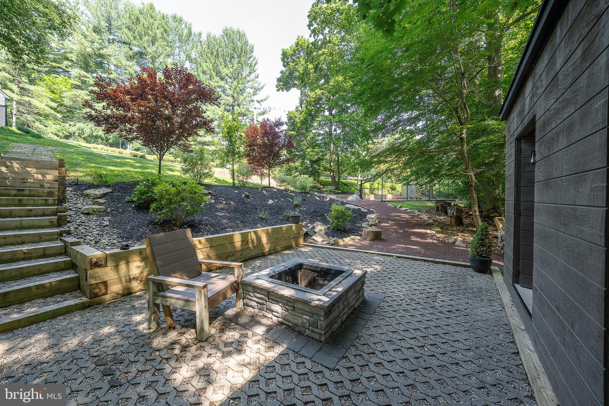MEADOW BROOK - Residential