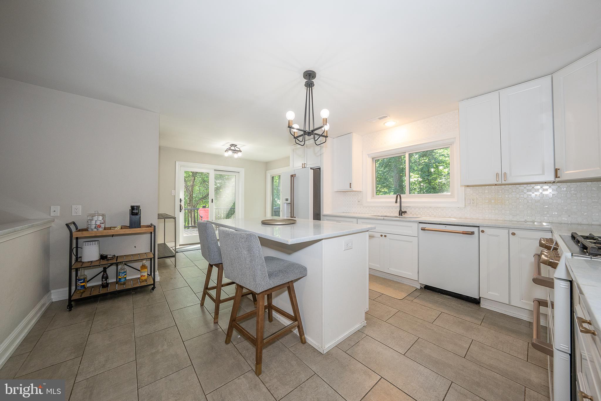 MEADOW BROOK - Residential