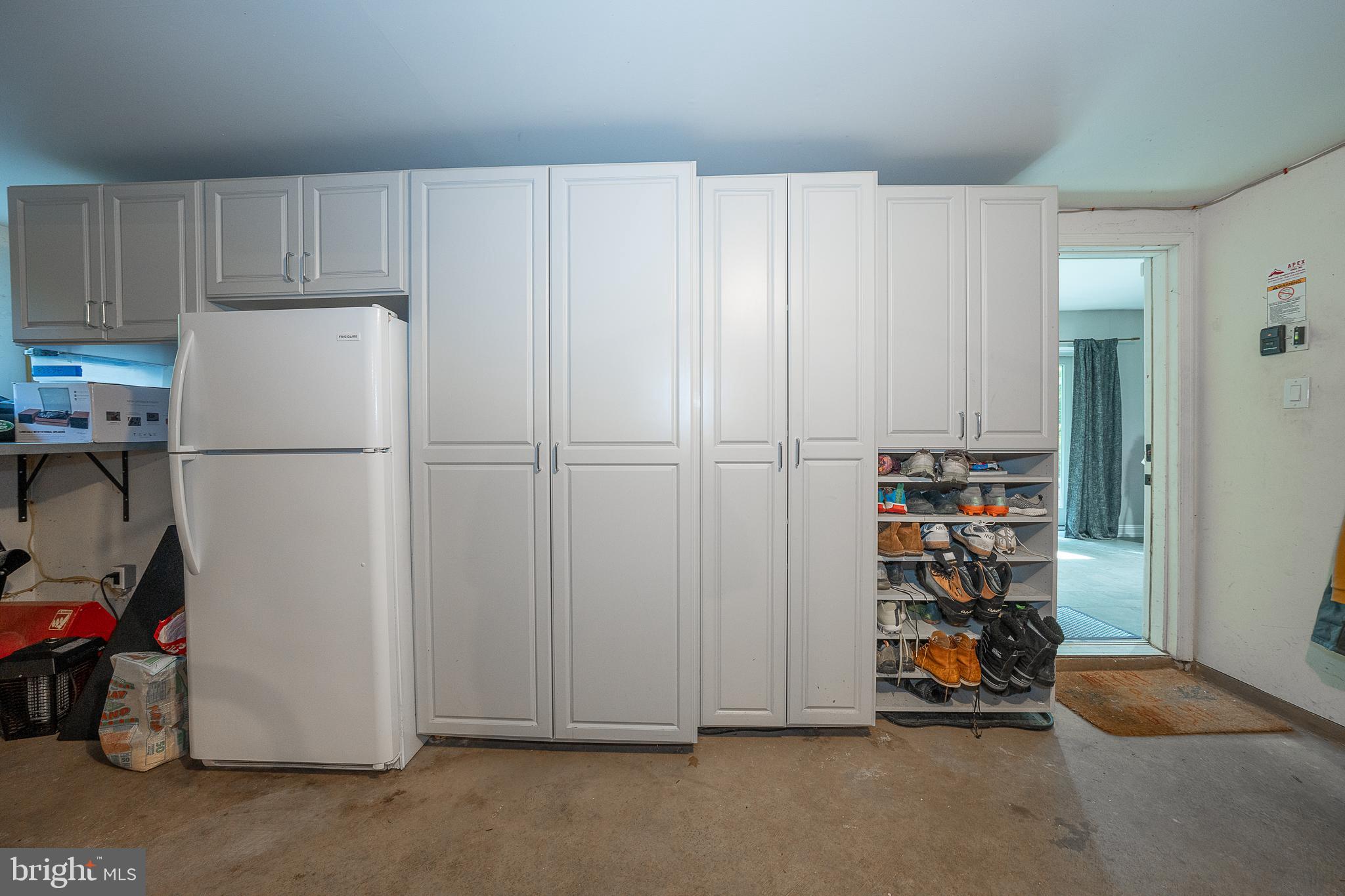 MEADOW BROOK - Residential
