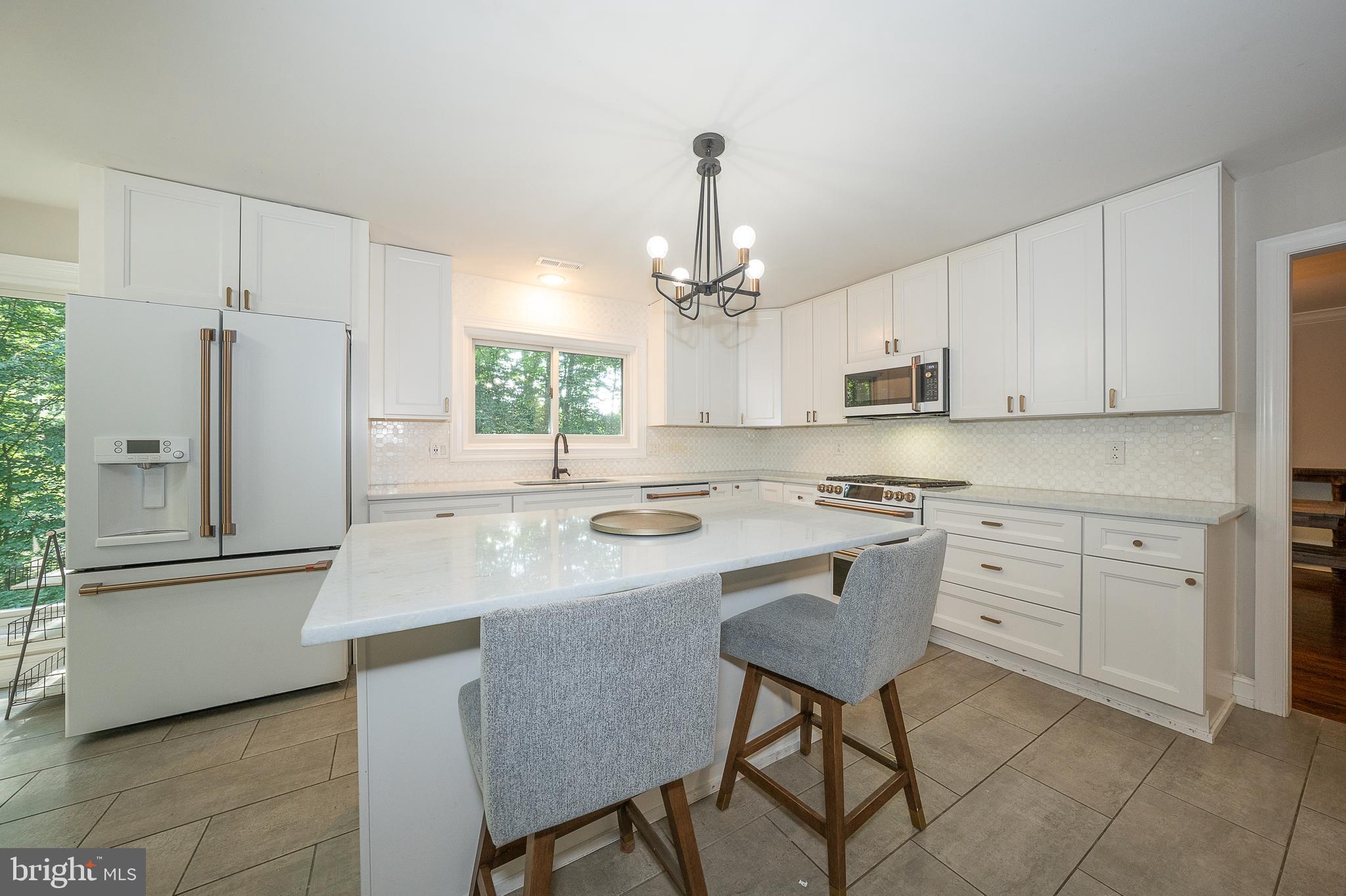 MEADOW BROOK - Residential