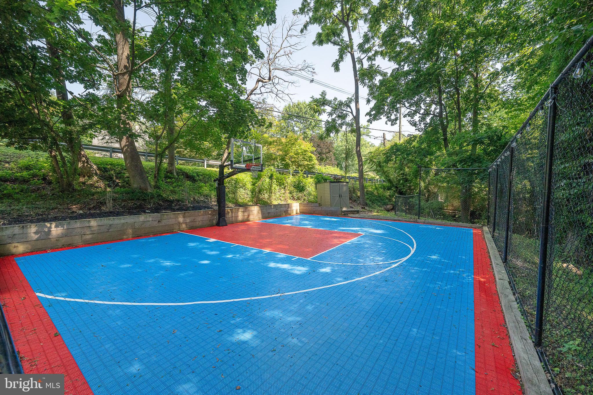 MEADOW BROOK - Residential