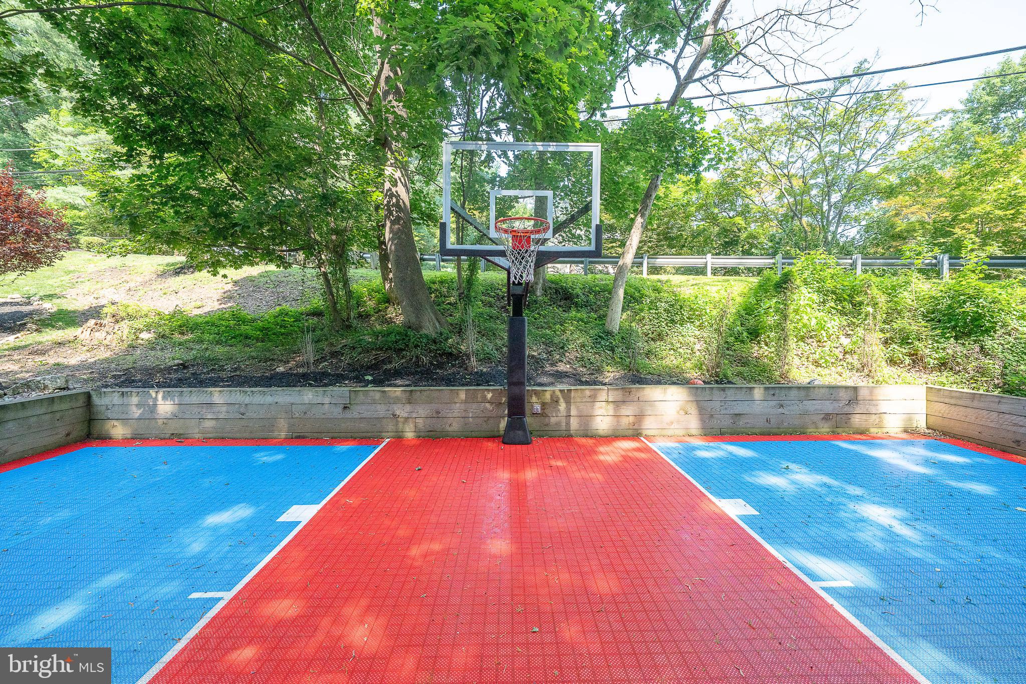 MEADOW BROOK - Residential