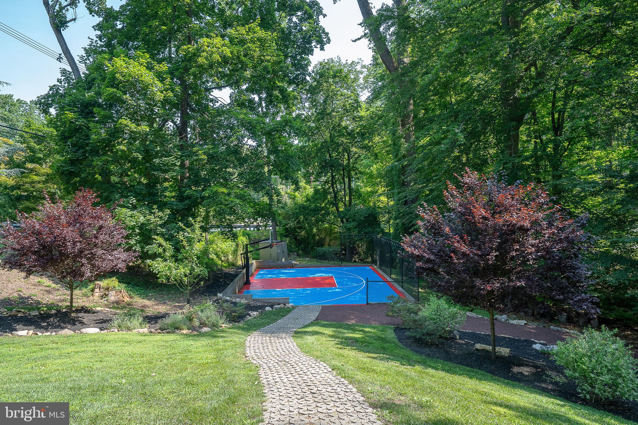 MEADOW BROOK - Residential