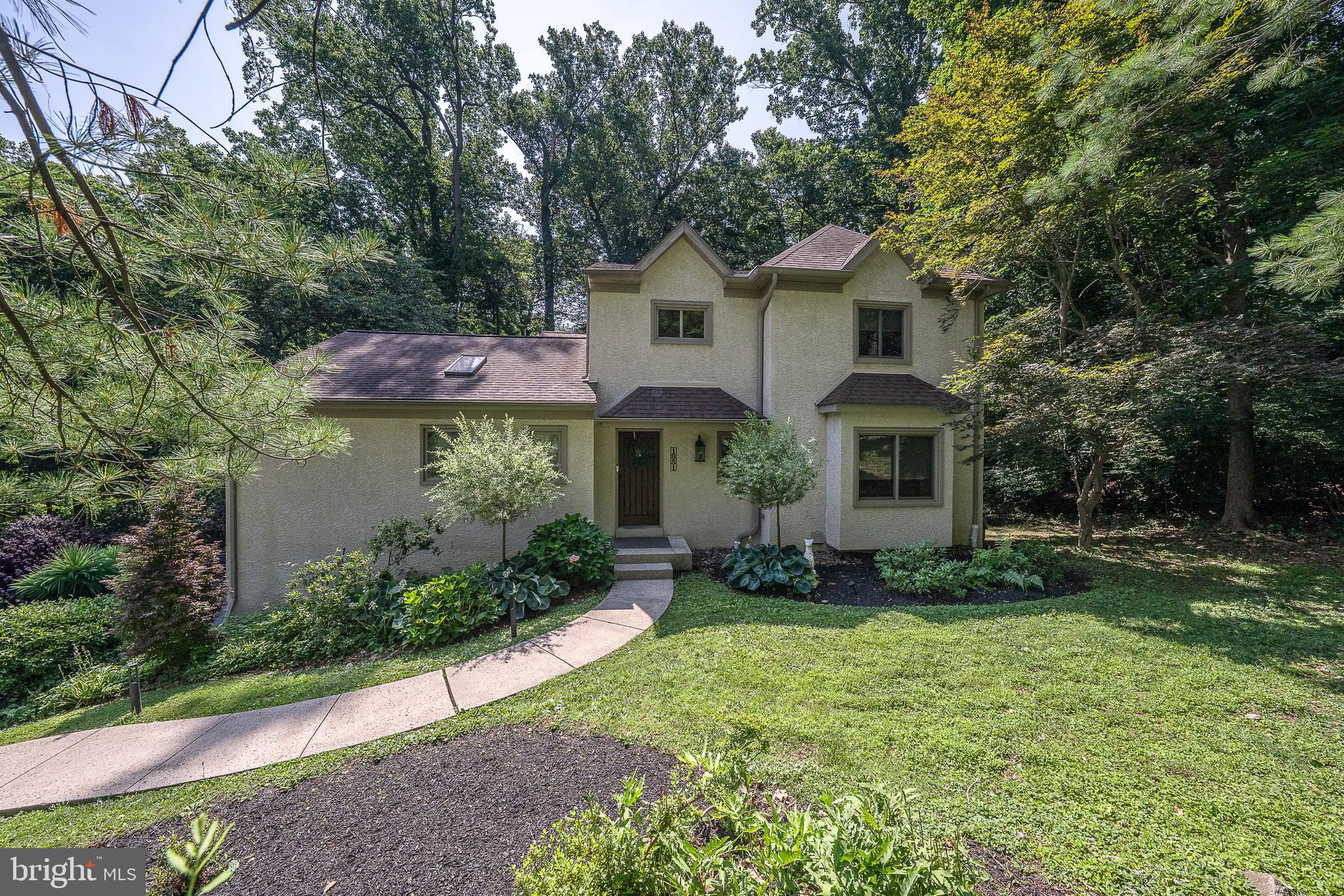 MEADOW BROOK - Residential