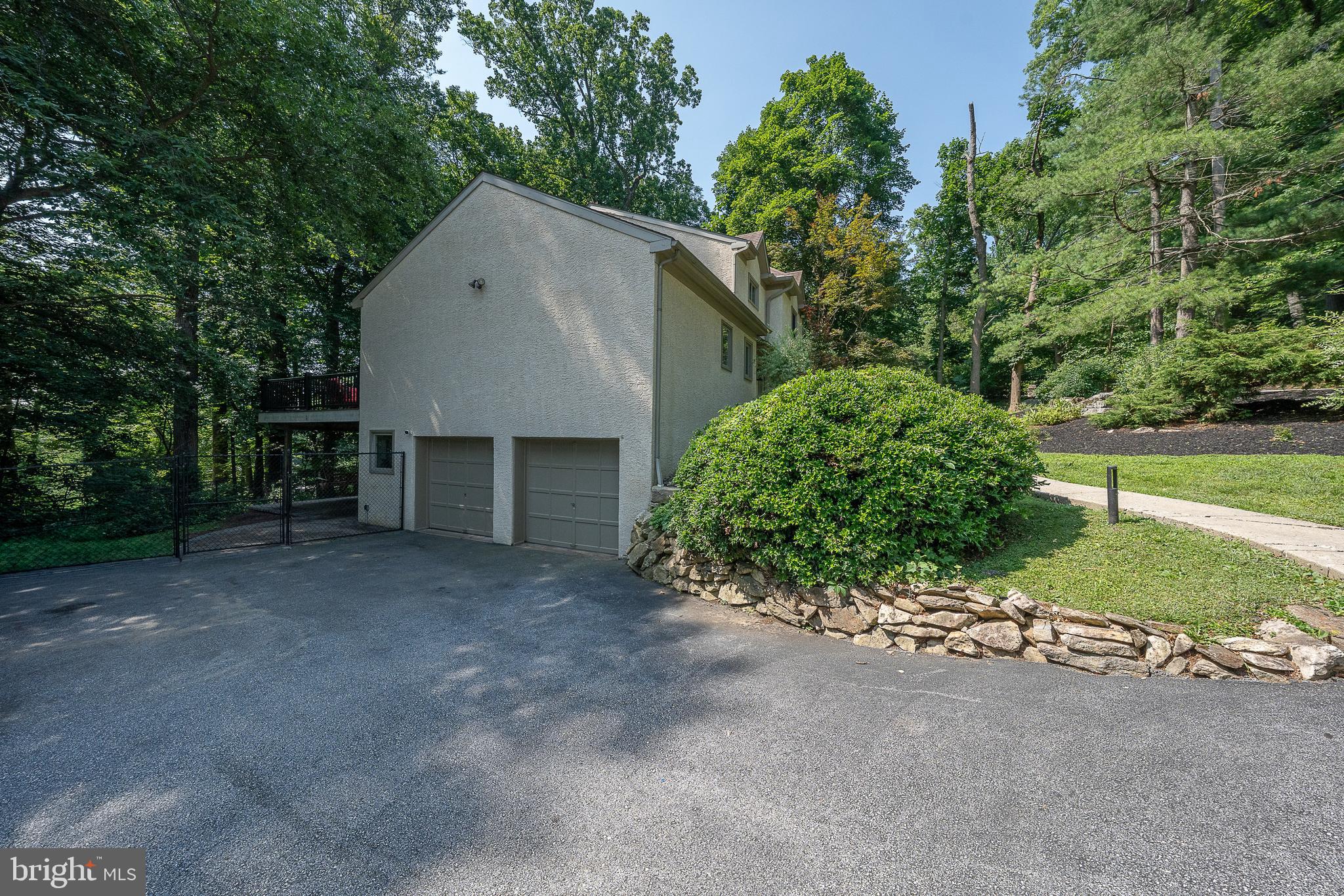 MEADOW BROOK - Residential