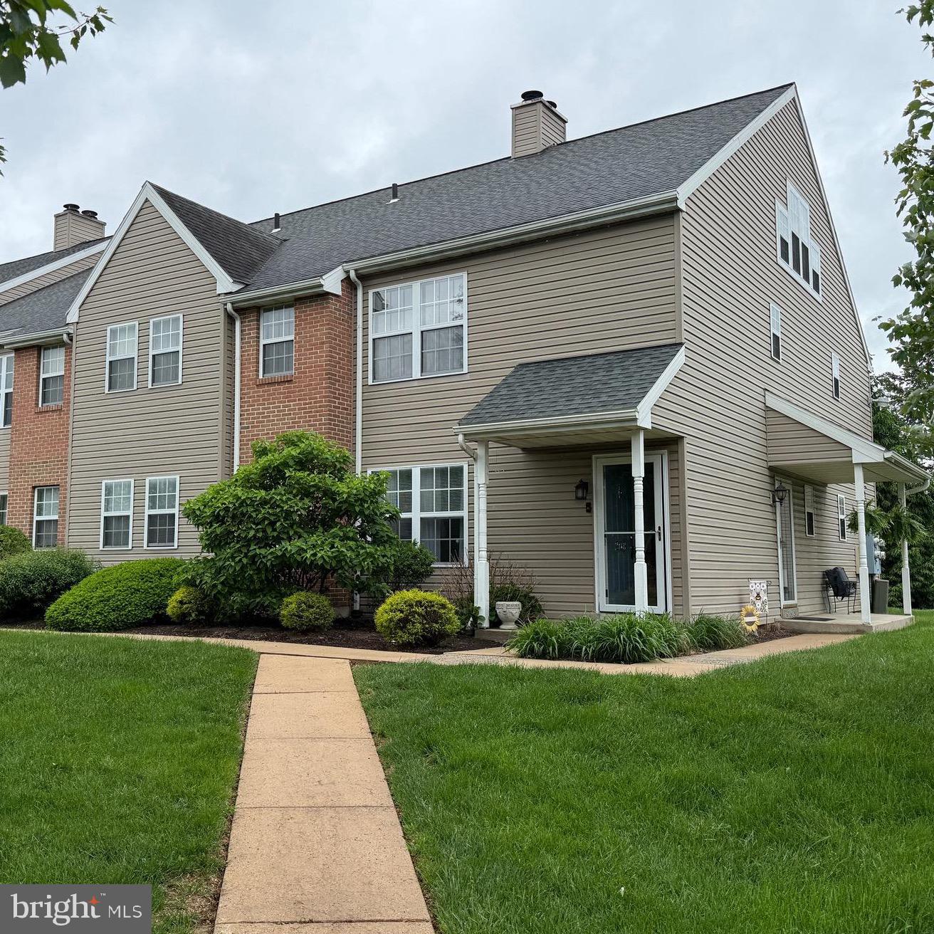 SEVEN OAKS - Residential
