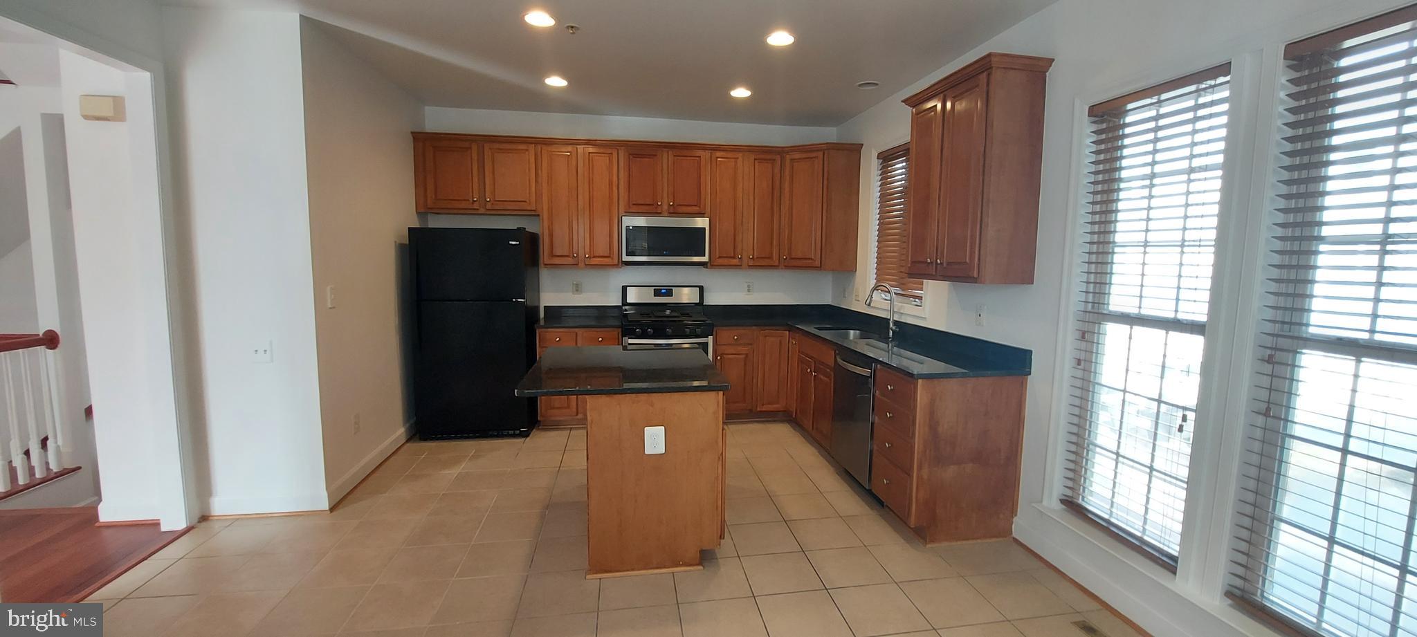 SUMMERFIELD CROSSING - Residential Lease