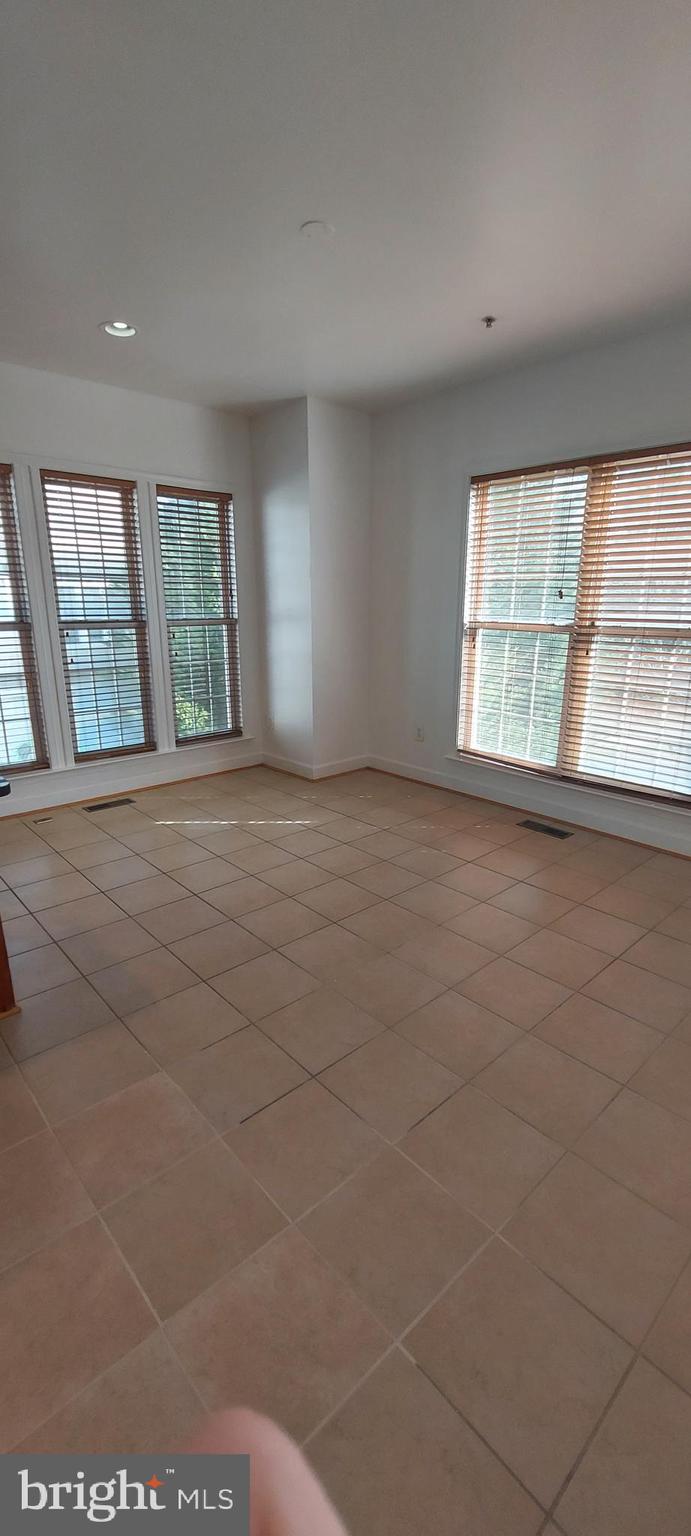 SUMMERFIELD CROSSING - Residential Lease